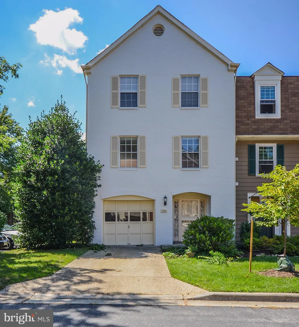 700 Twin Holly Lane, Silver Spring, MD 20910