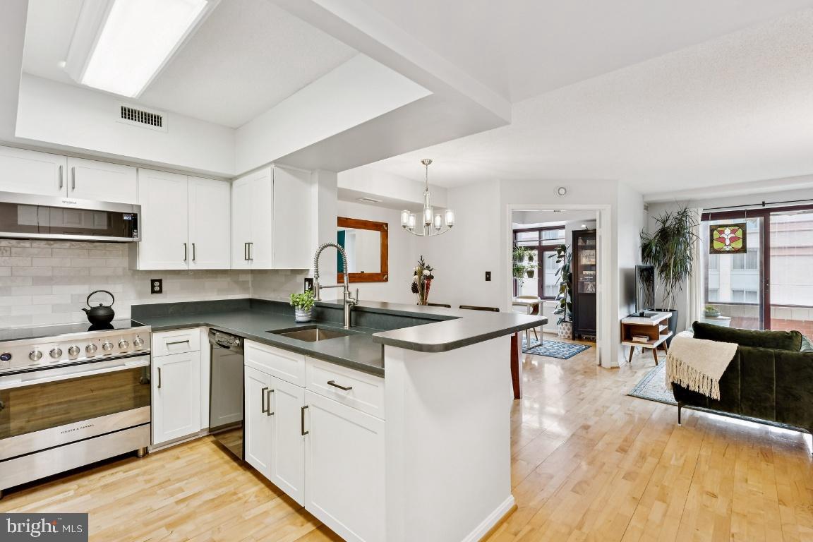 2400 CLARENDON BOULEVARD 908