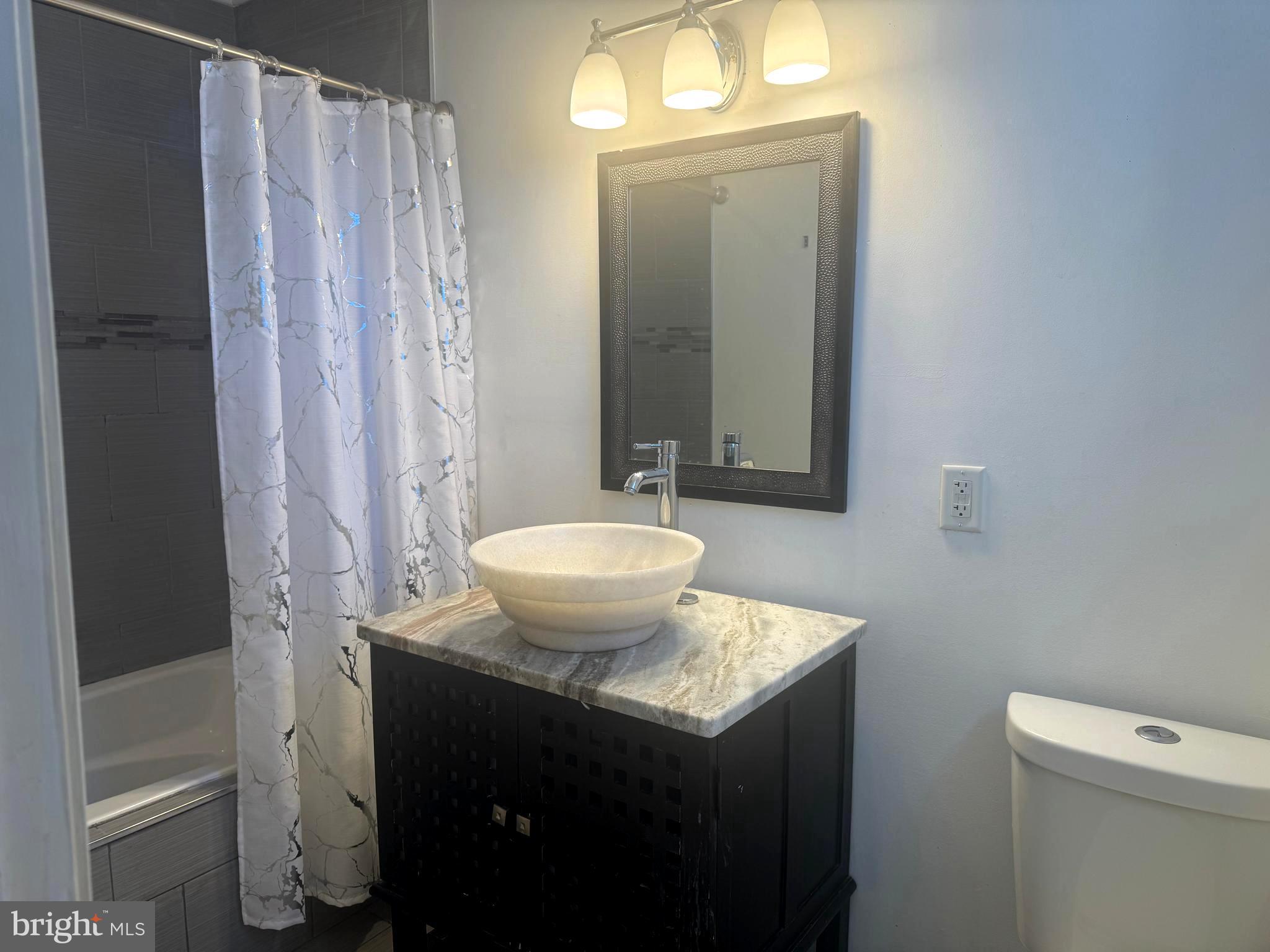 WEST OAK LANE - Residential