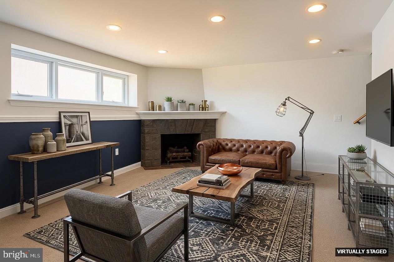 WEST OAK LANE - Residential