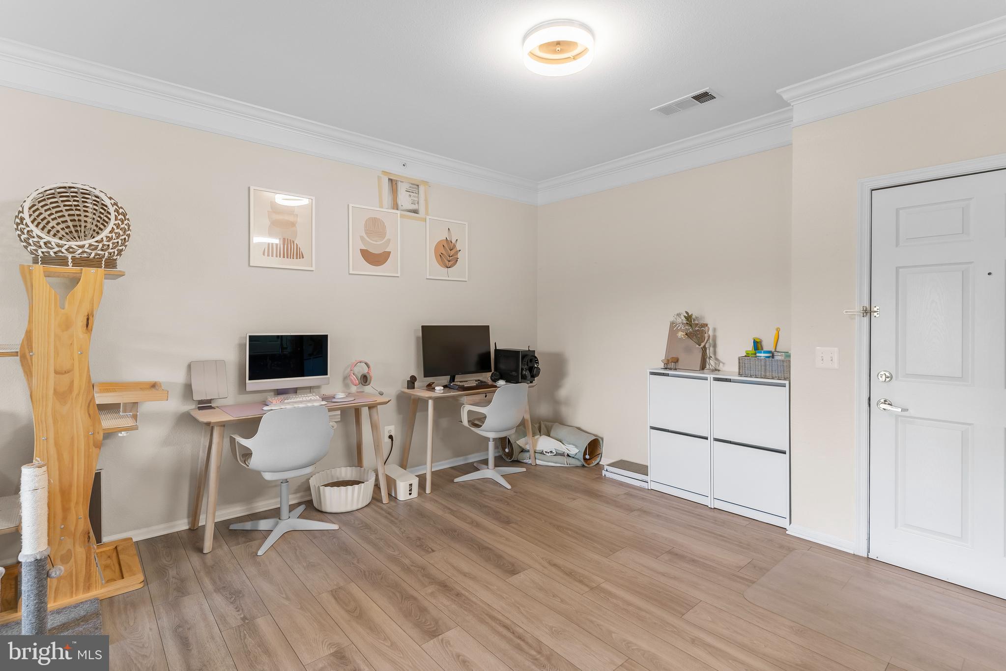 GATES OF MCLEAN - Residential