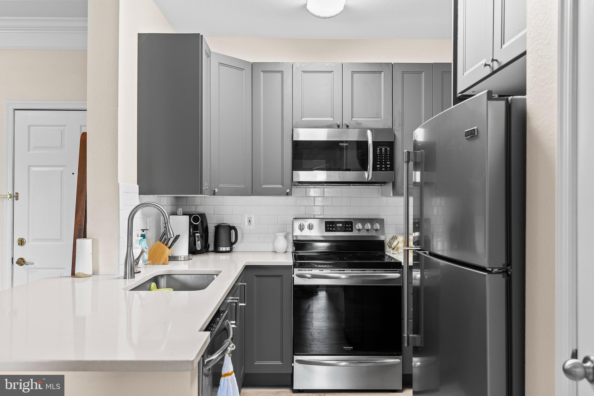 GATES OF MCLEAN - Residential