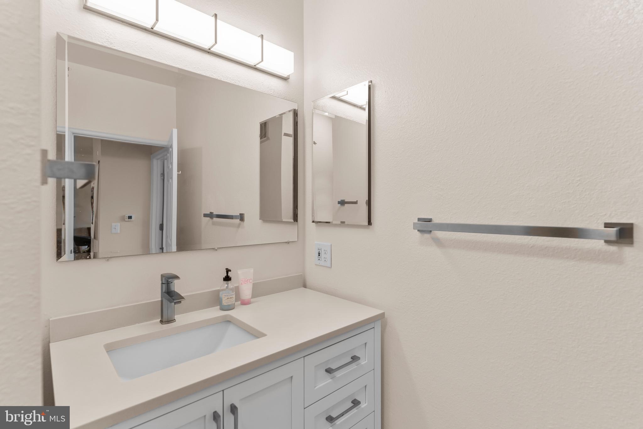 GATES OF MCLEAN - Residential