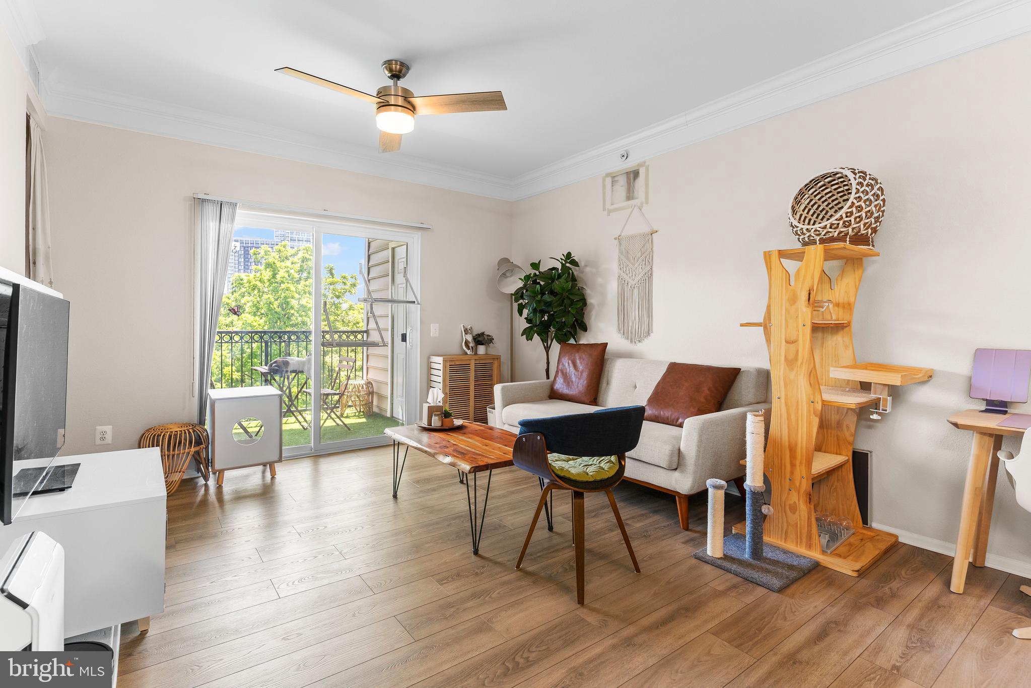 GATES OF MCLEAN - Residential