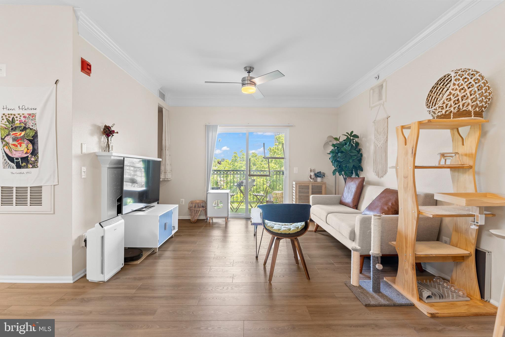 GATES OF MCLEAN - Residential