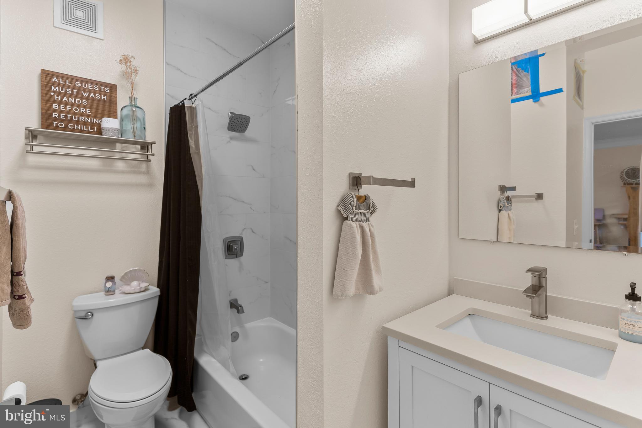 GATES OF MCLEAN - Residential