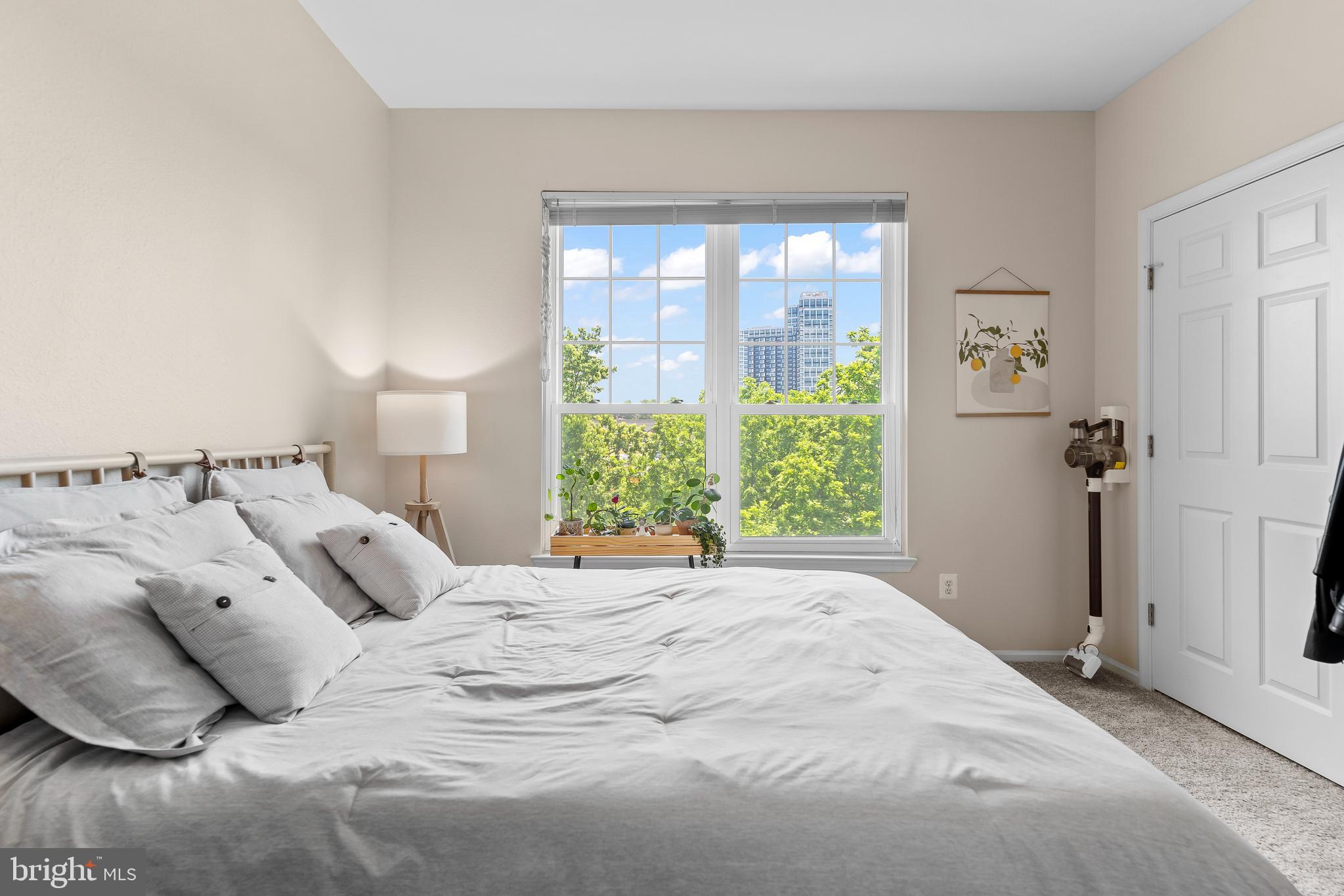 GATES OF MCLEAN - Residential