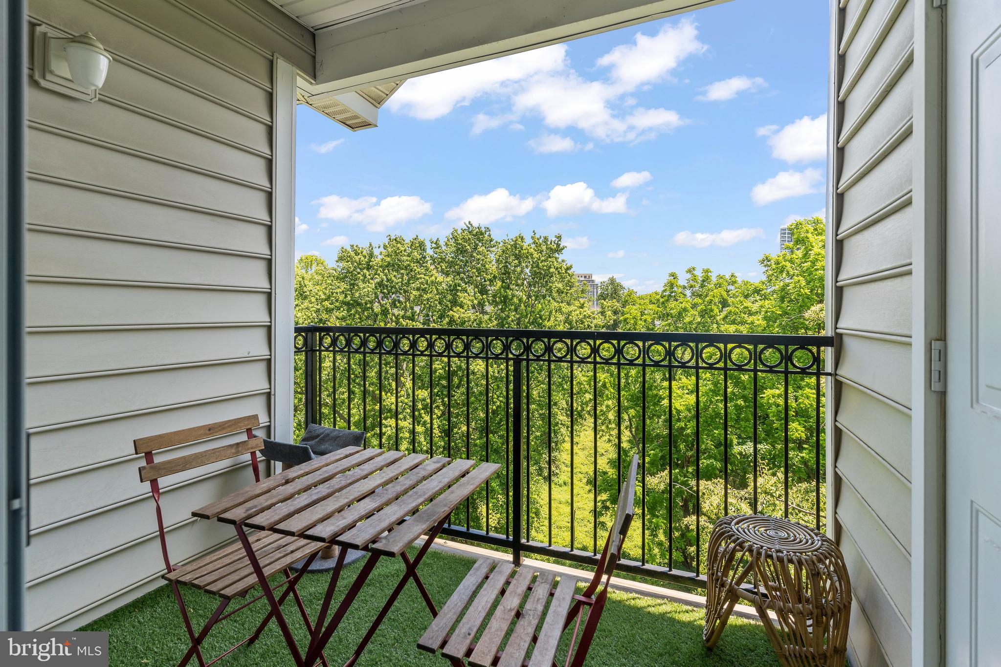 GATES OF MCLEAN - Residential