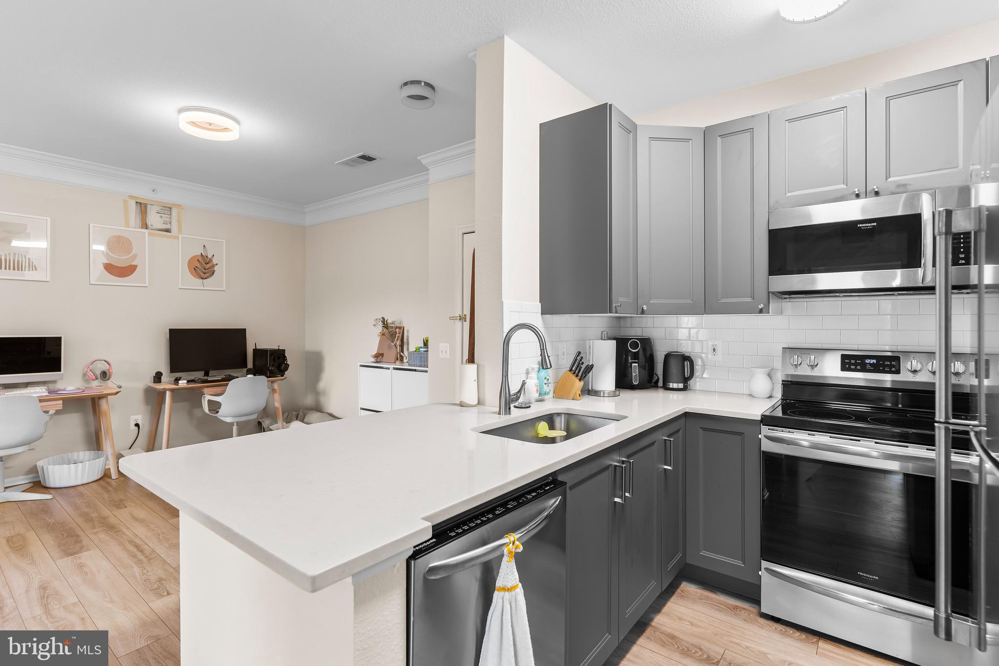 GATES OF MCLEAN - Residential