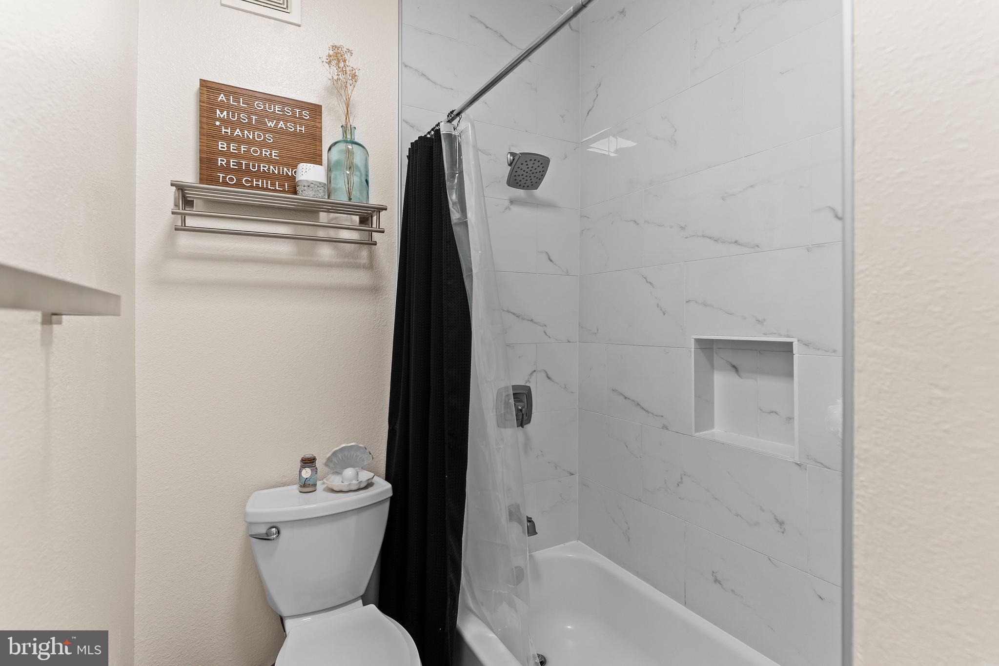 GATES OF MCLEAN - Residential