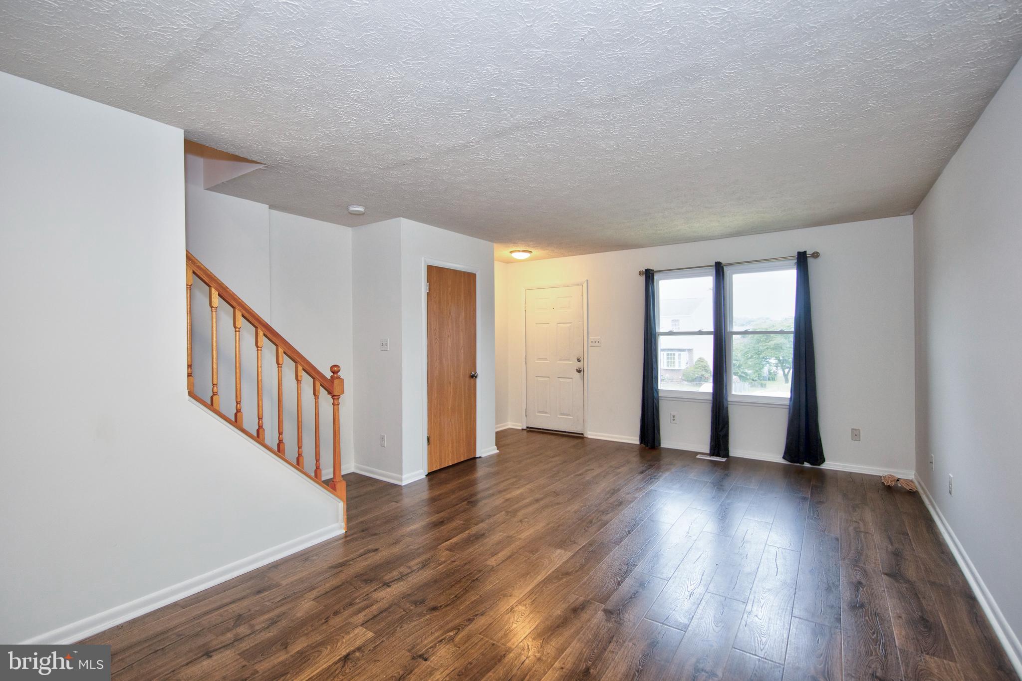 826 CLOVER LEAF COURT
