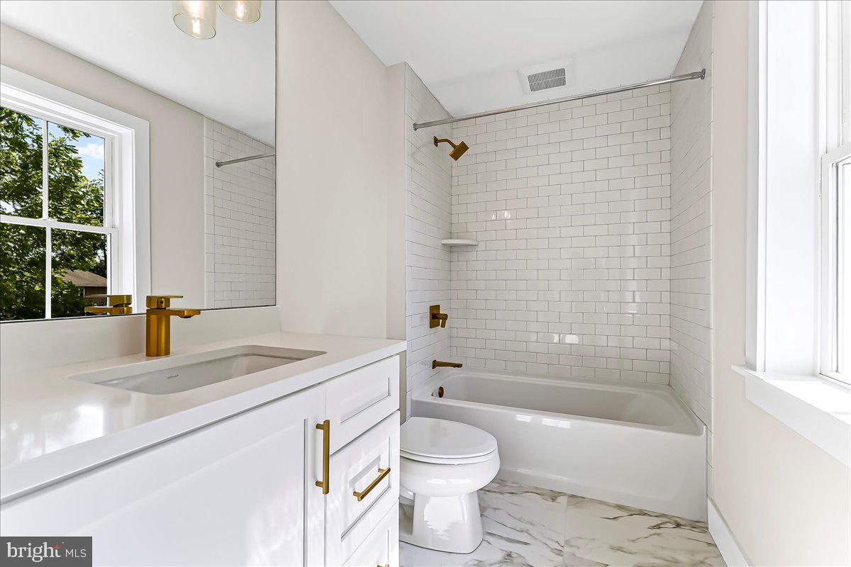 RIGGTOWN COMMONS - Residential