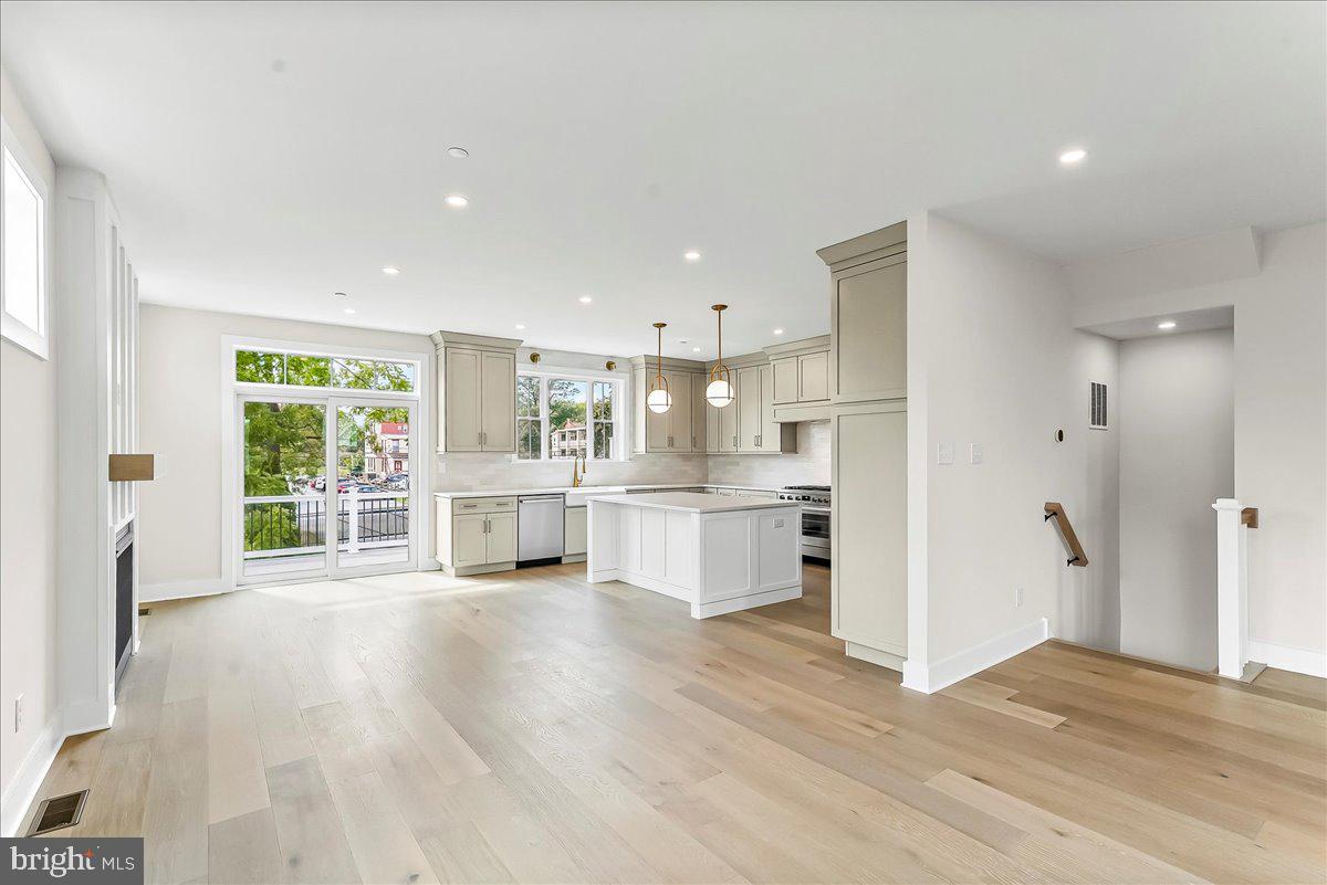 RIGGTOWN COMMONS - Residential