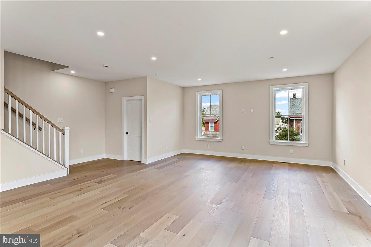 RIGGTOWN COMMONS - Residential