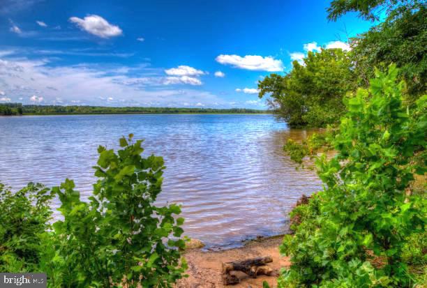 PARKLANDS AT WATKINS MILL - Residential