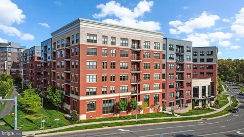 2960 Vaden Drive Unit 2-312, Fairfax, VA MLS: VAFX2237888
