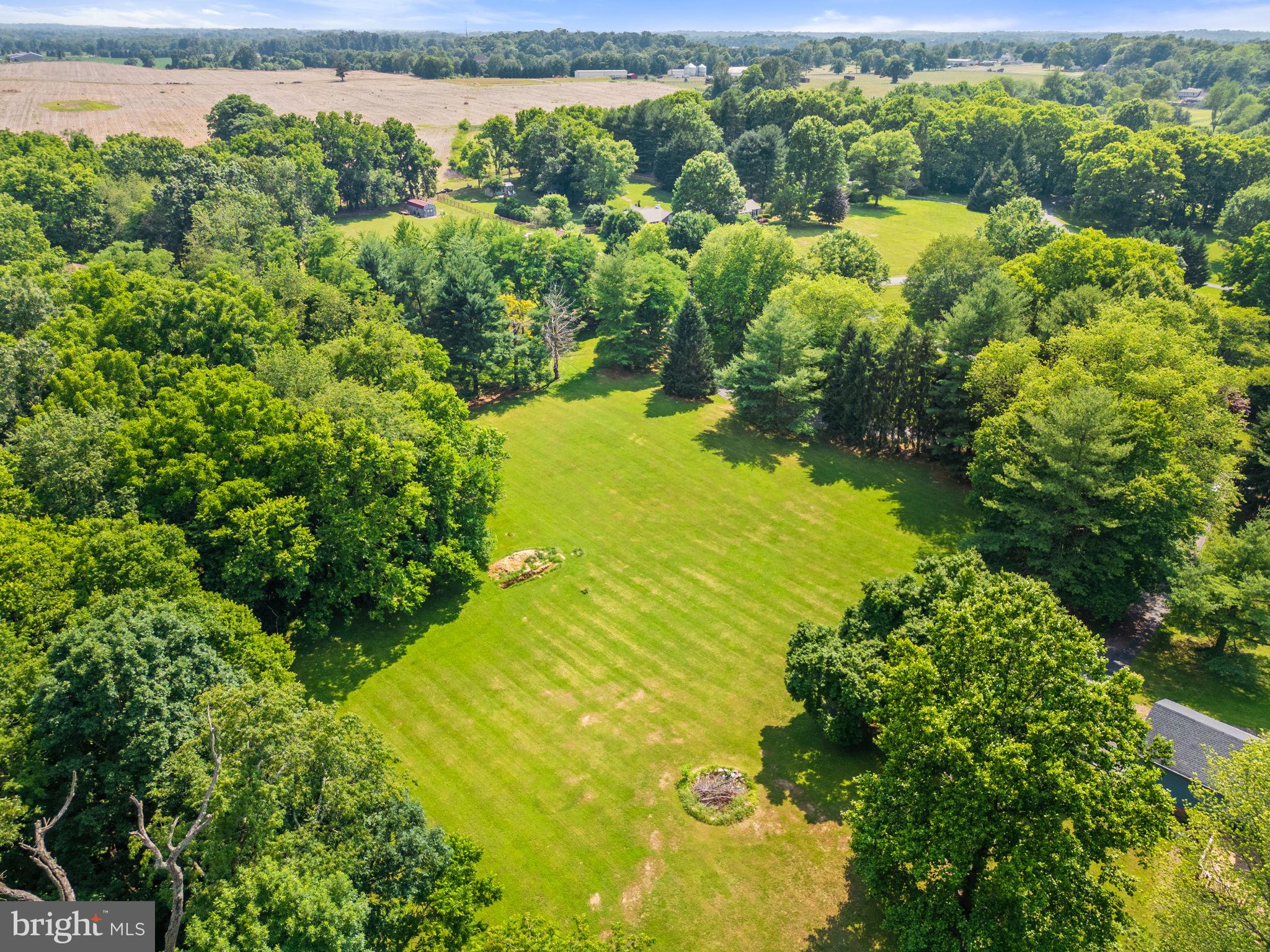 OAK TREE EAST - Land