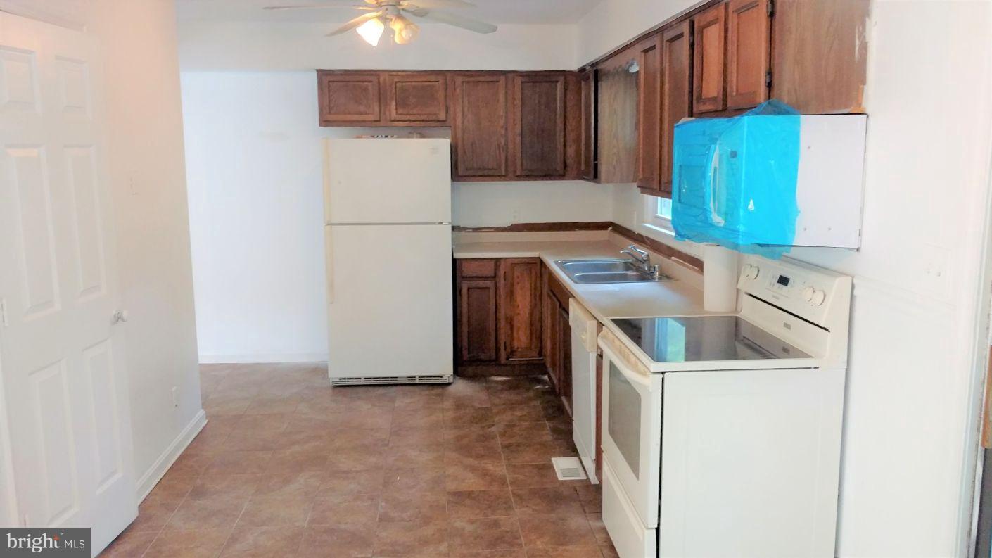 STAFFORD OAKS - Residential