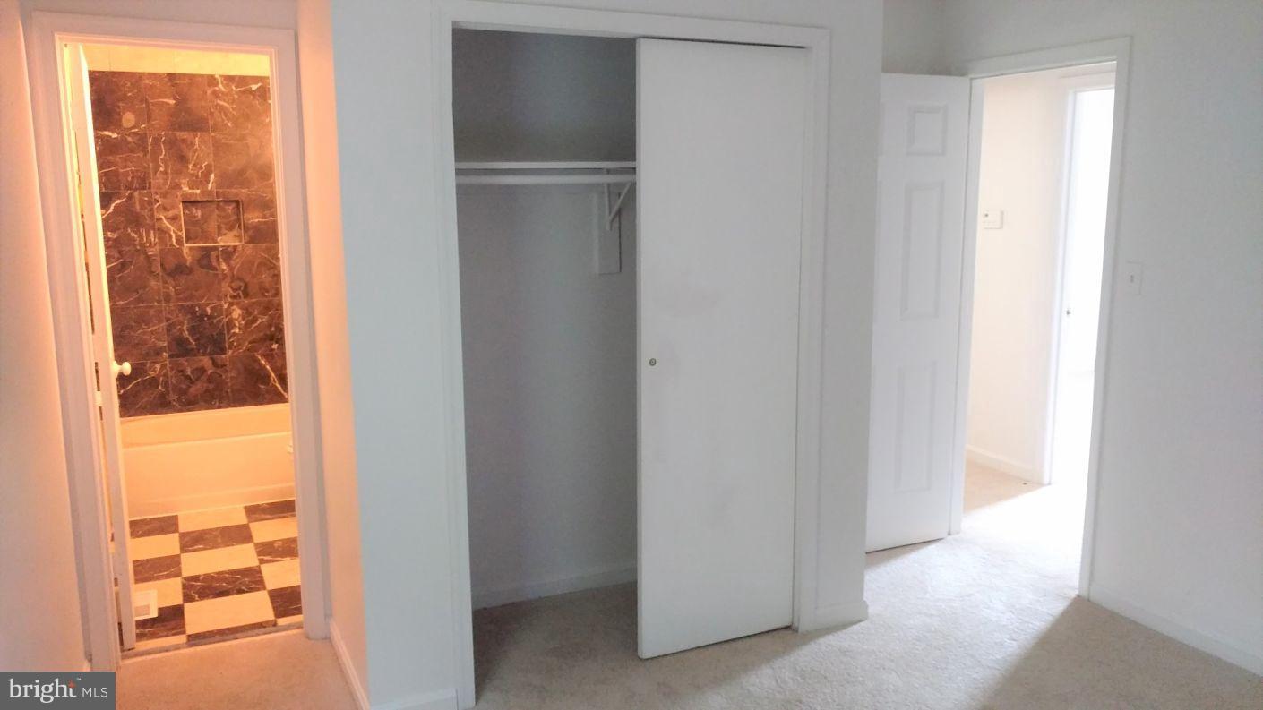 STAFFORD OAKS - Residential