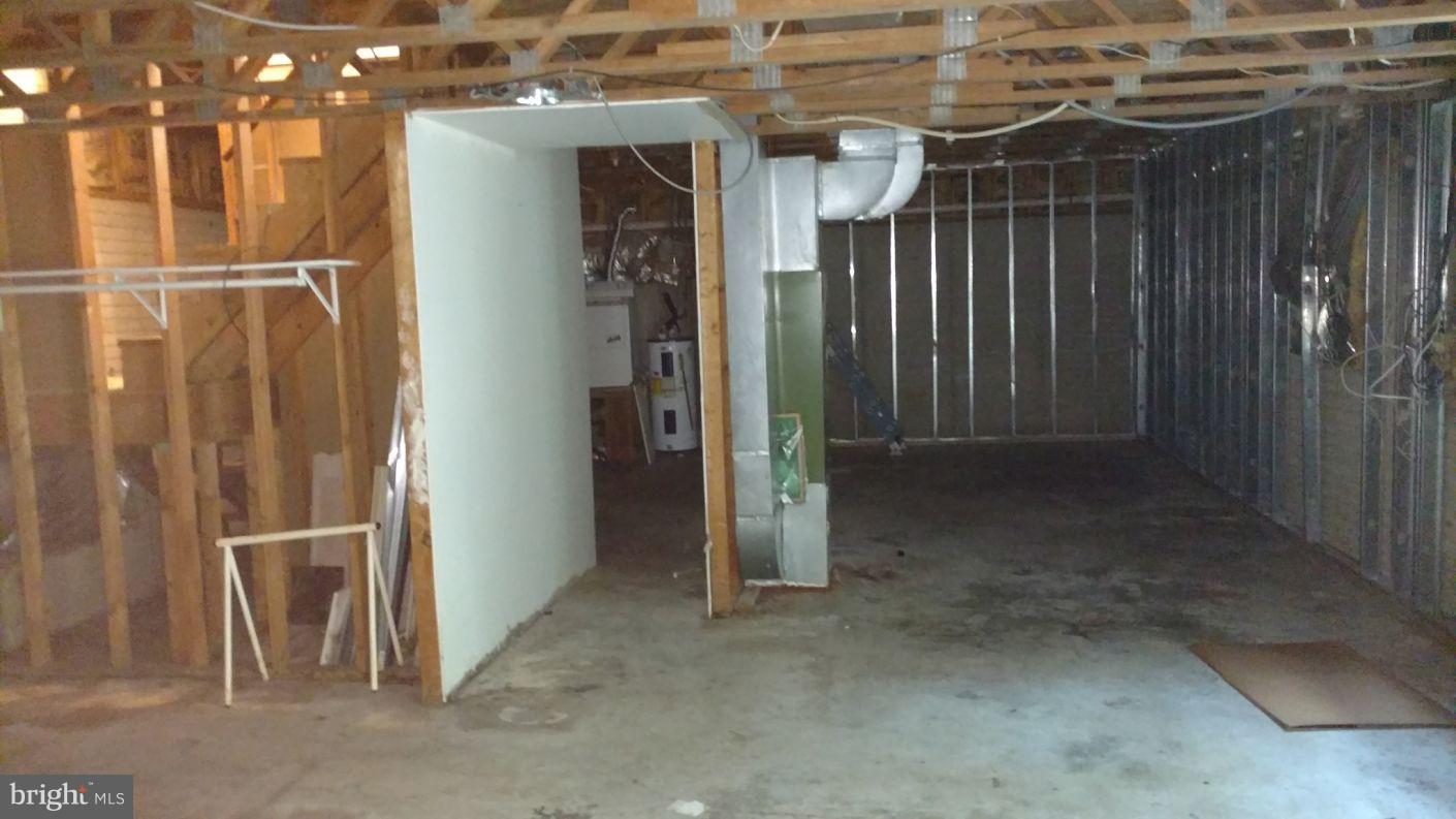 STAFFORD OAKS - Residential