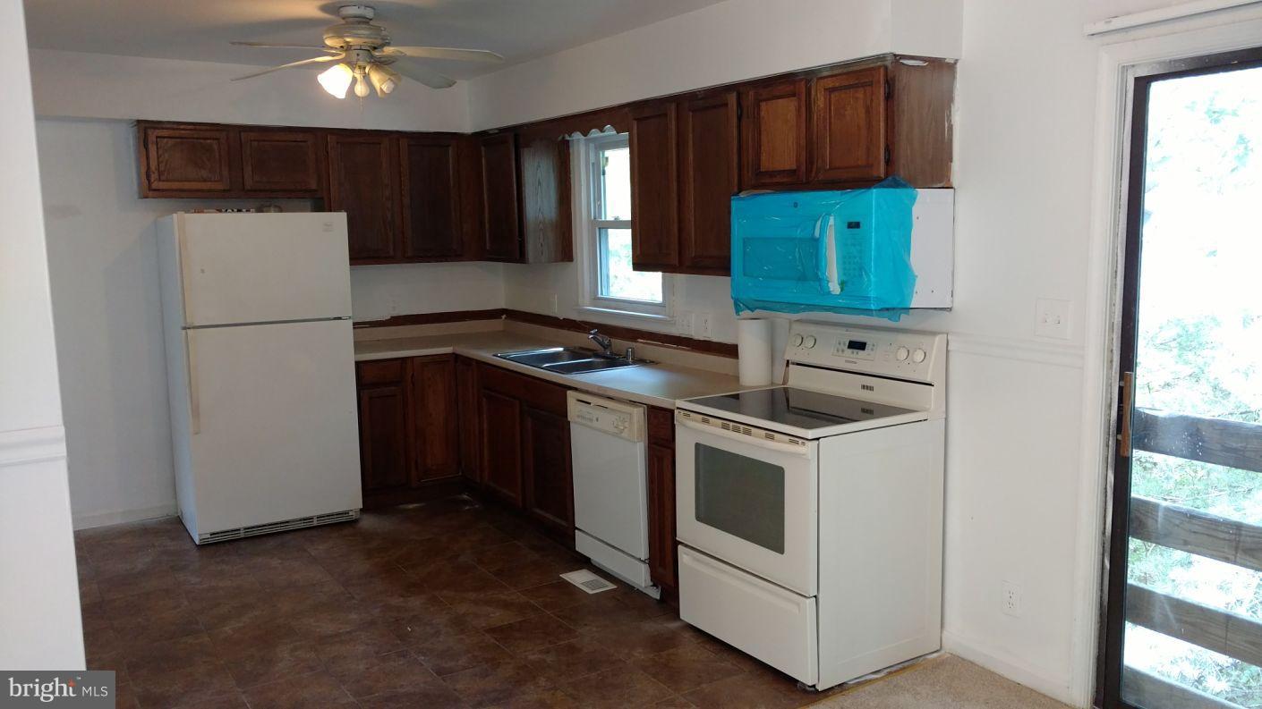 STAFFORD OAKS - Residential