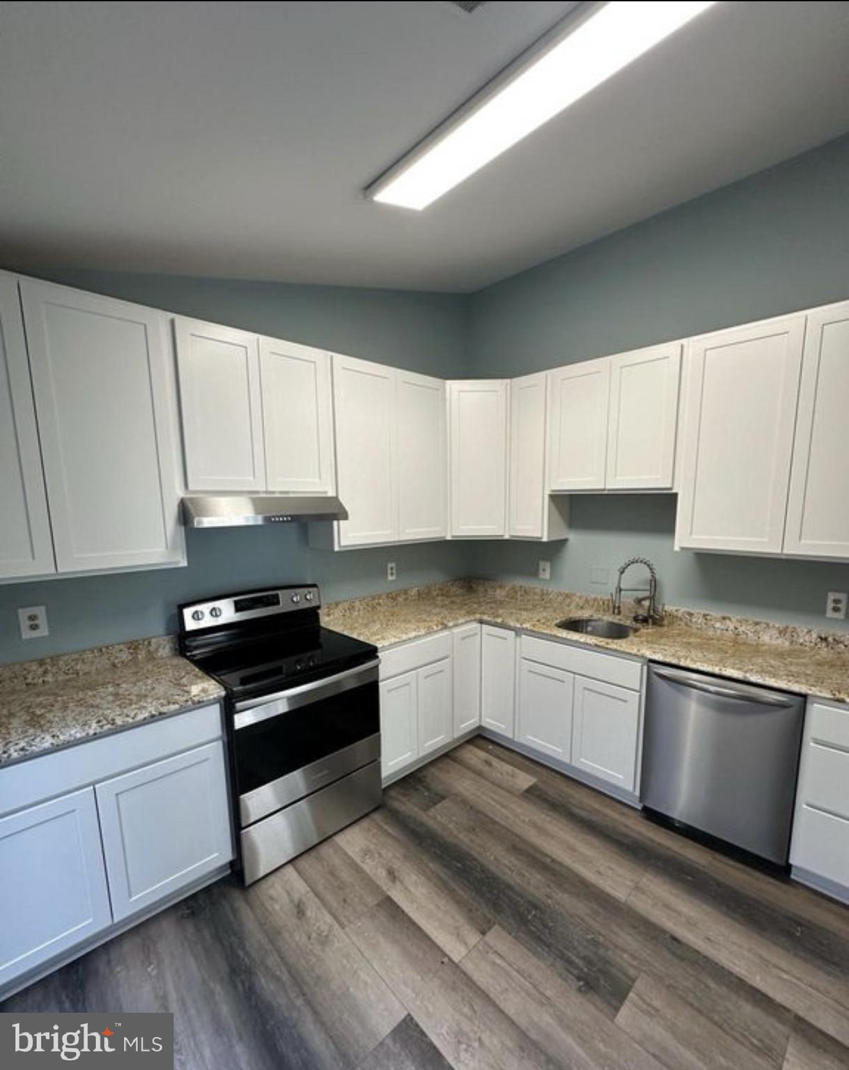 MARINERS POINT - Residential Lease