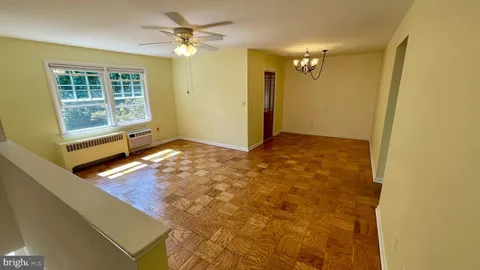 125 Talbott Street Unit 125, Rockville, MD 20852 - MLS#: MDMC2168202