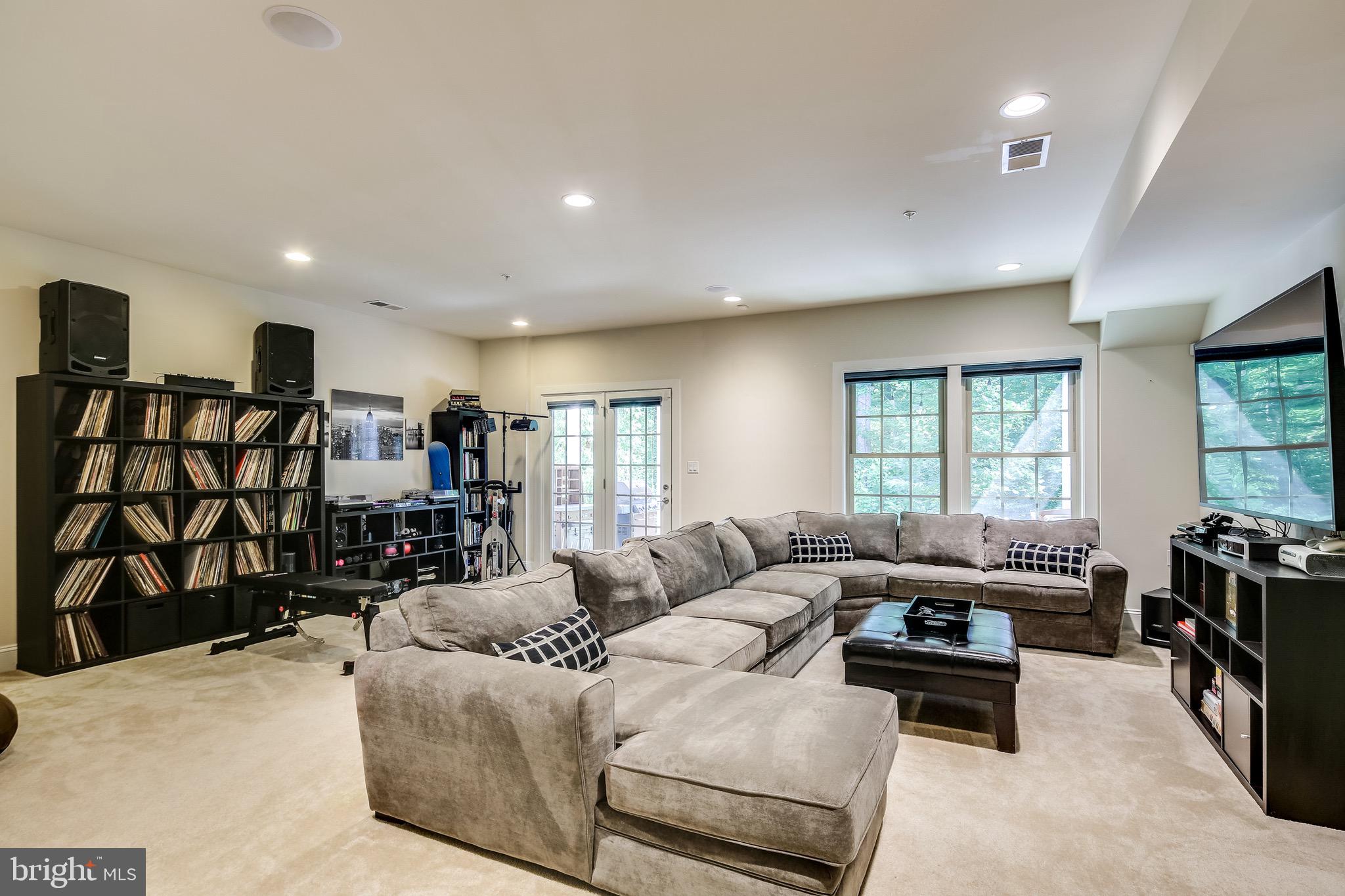 HAWTHORNES GRANT AT BRO - Residential