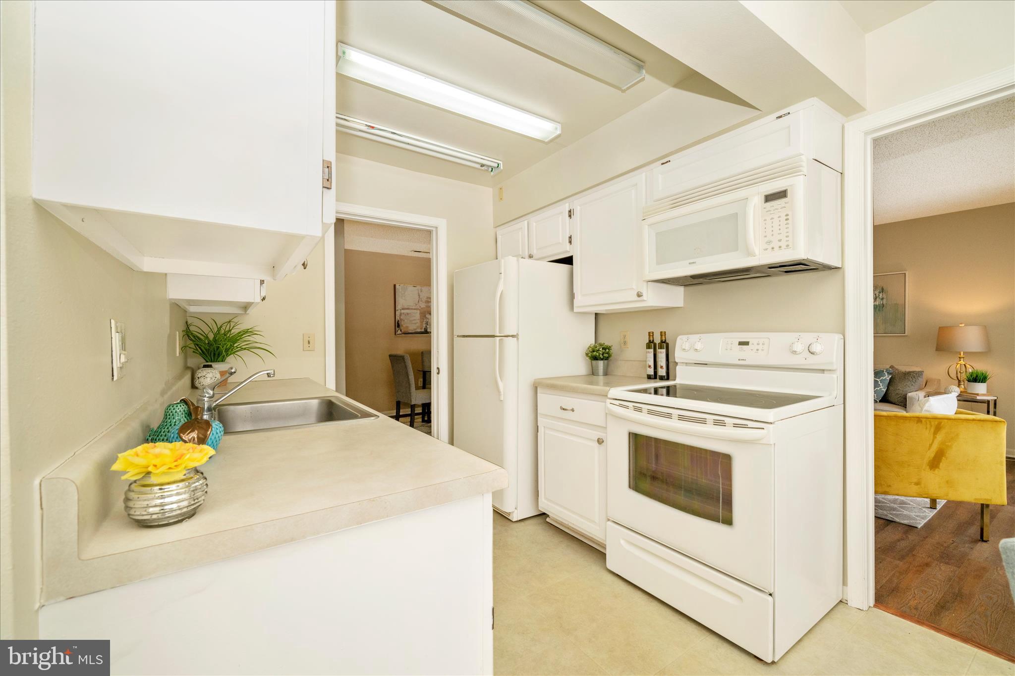 ROSSMOOR MUTUAL #19 - Residential