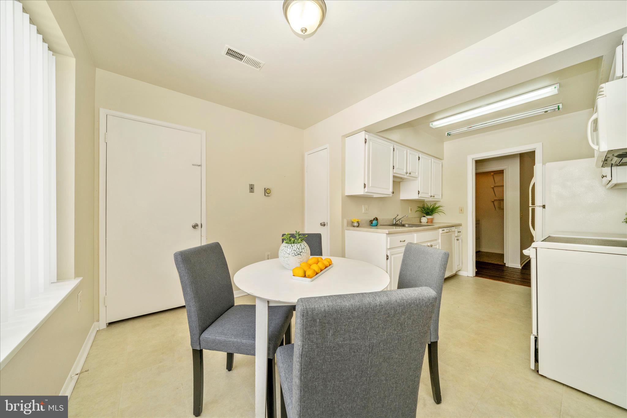 ROSSMOOR MUTUAL #19 - Residential