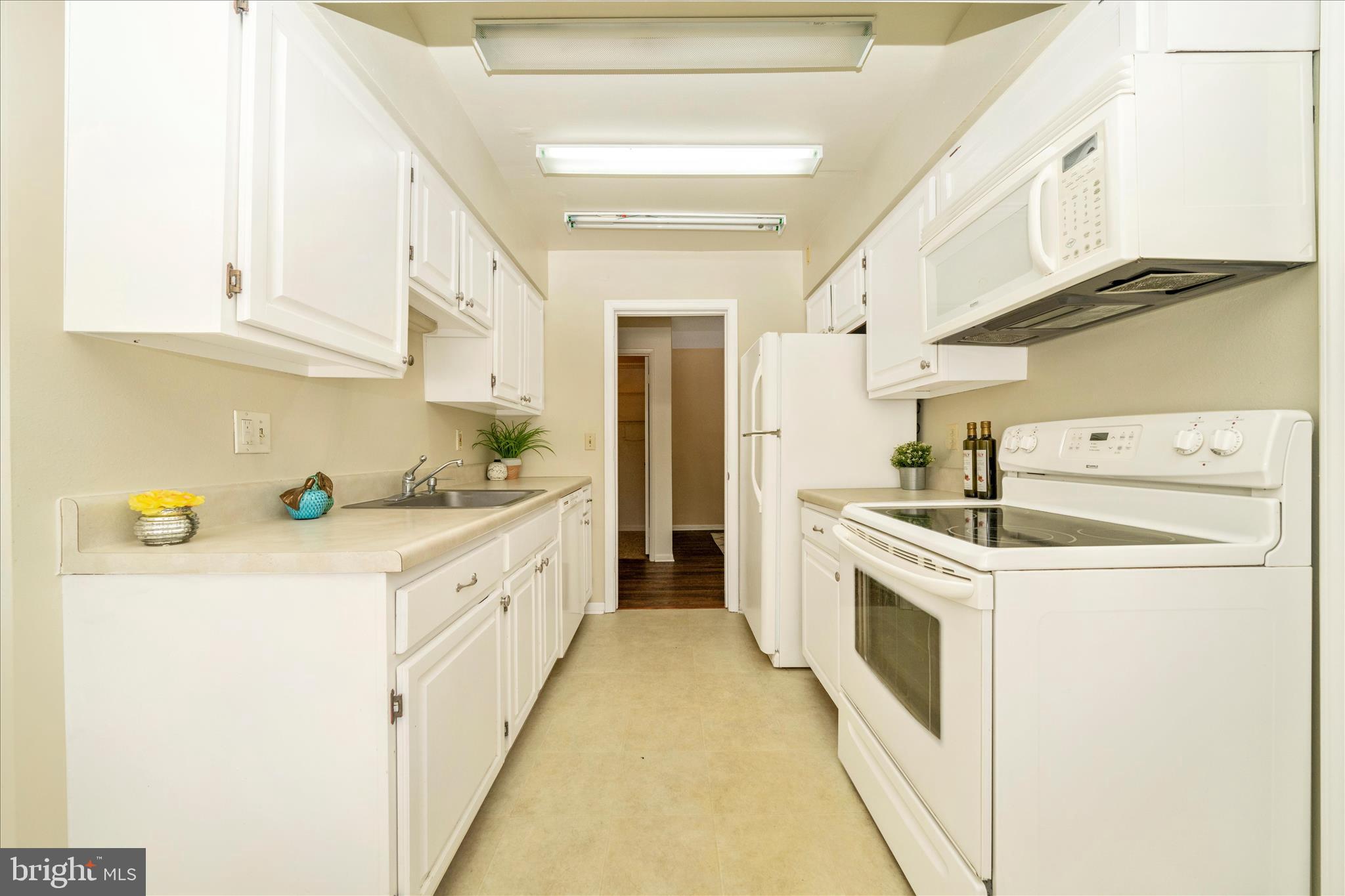 ROSSMOOR MUTUAL #19 - Residential