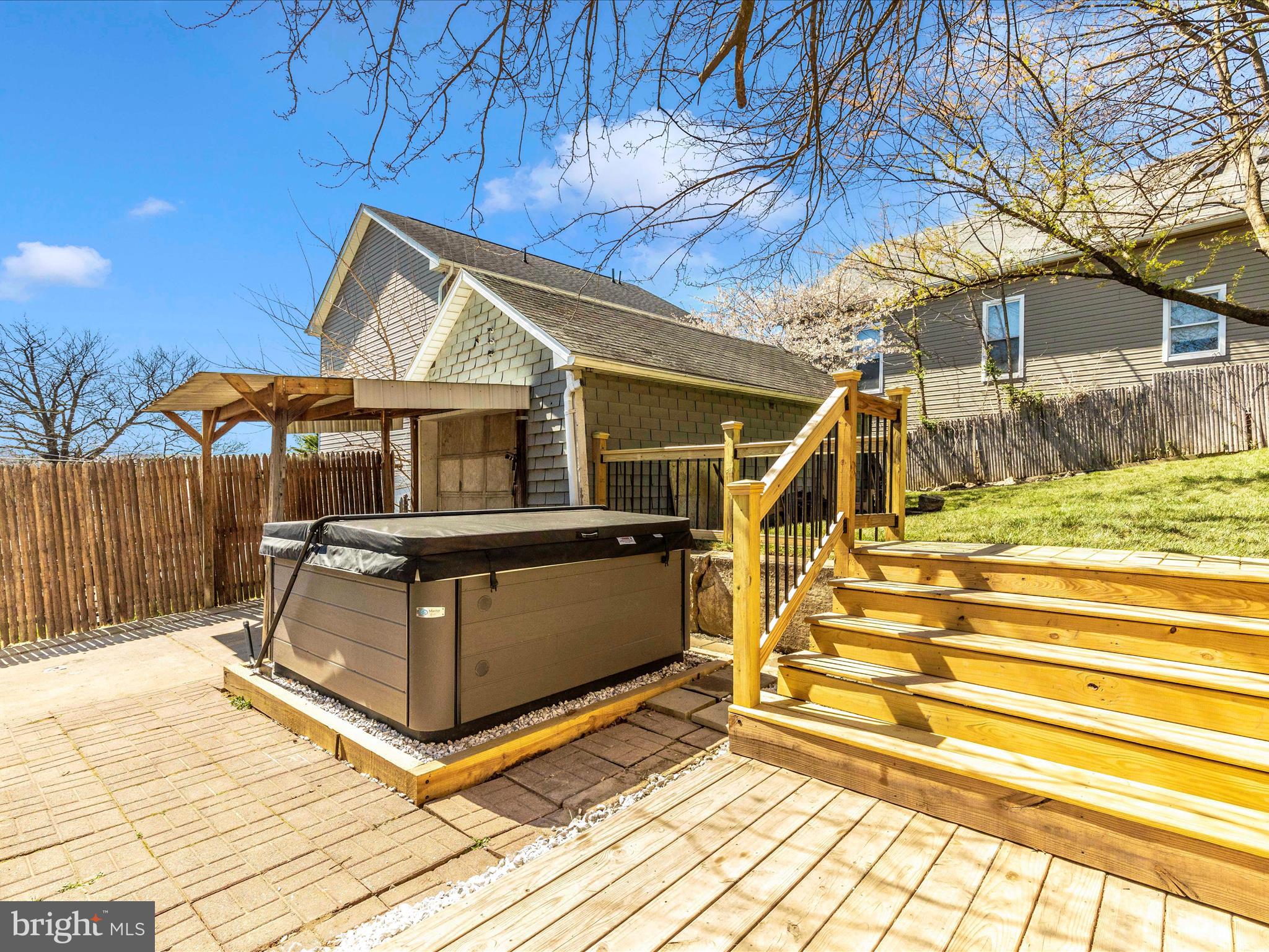 BRUNSWICK - Residential