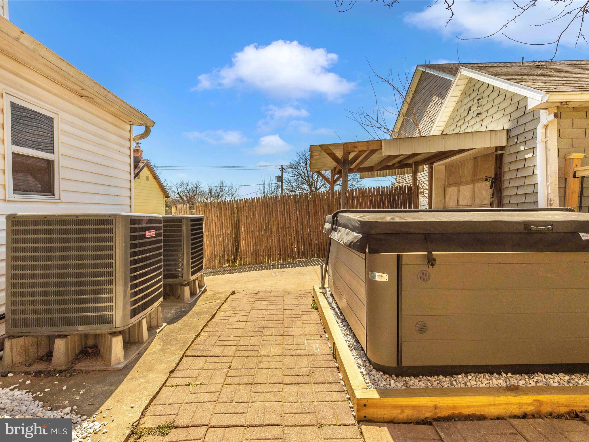 BRUNSWICK - Residential