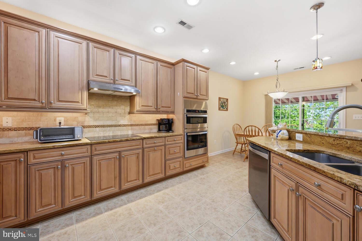 SYMPHONY VILLAGE AT CENTREVILLE - Residential