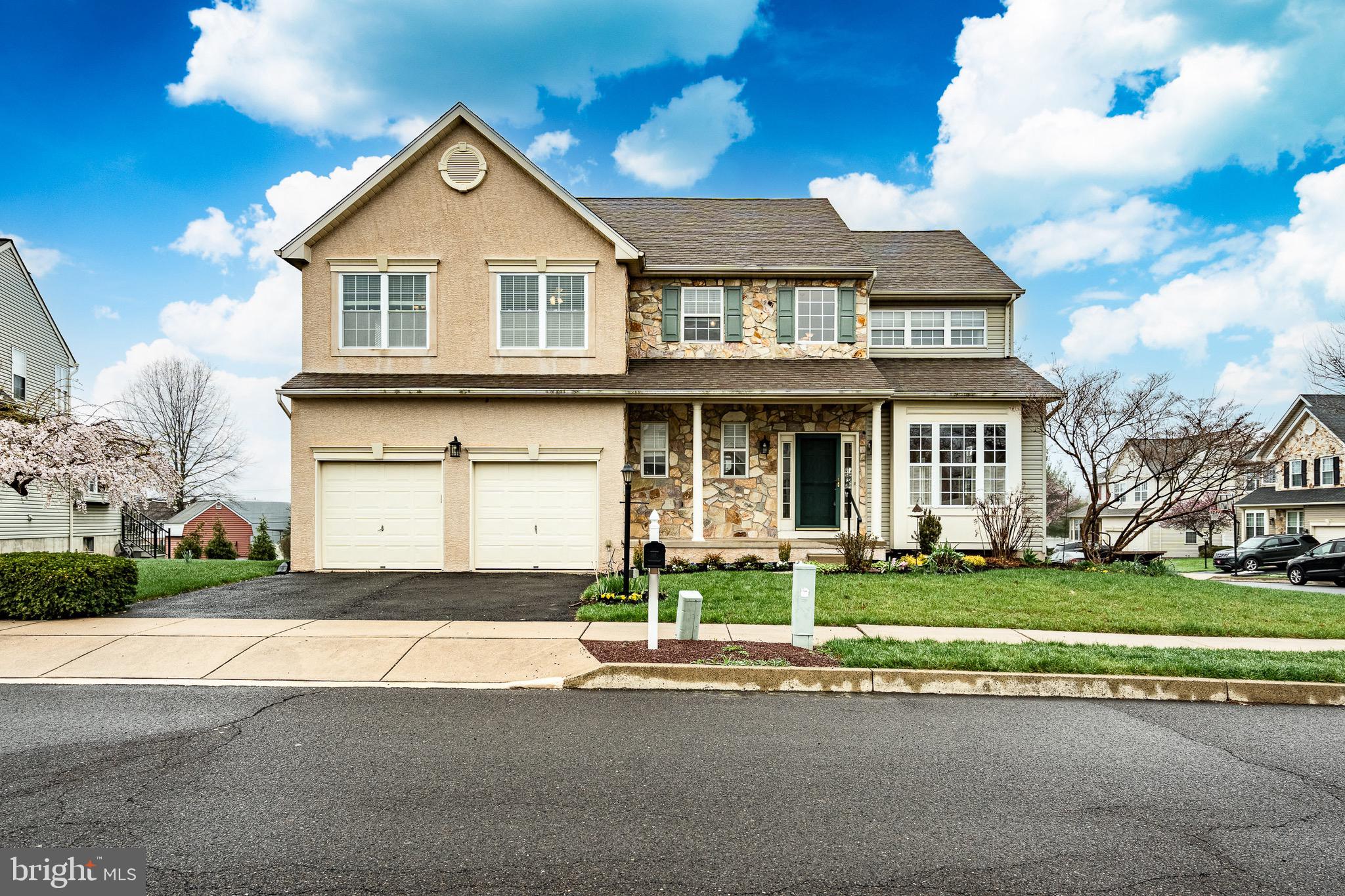 OLDE VILLAGE - Residential