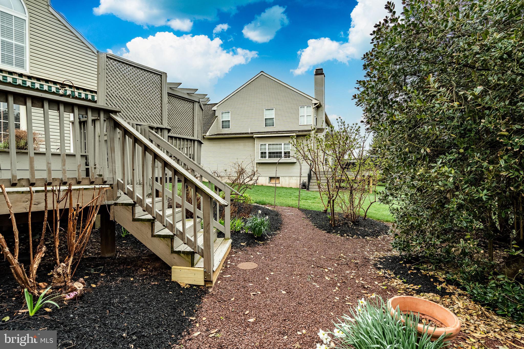 OLDE VILLAGE - Residential