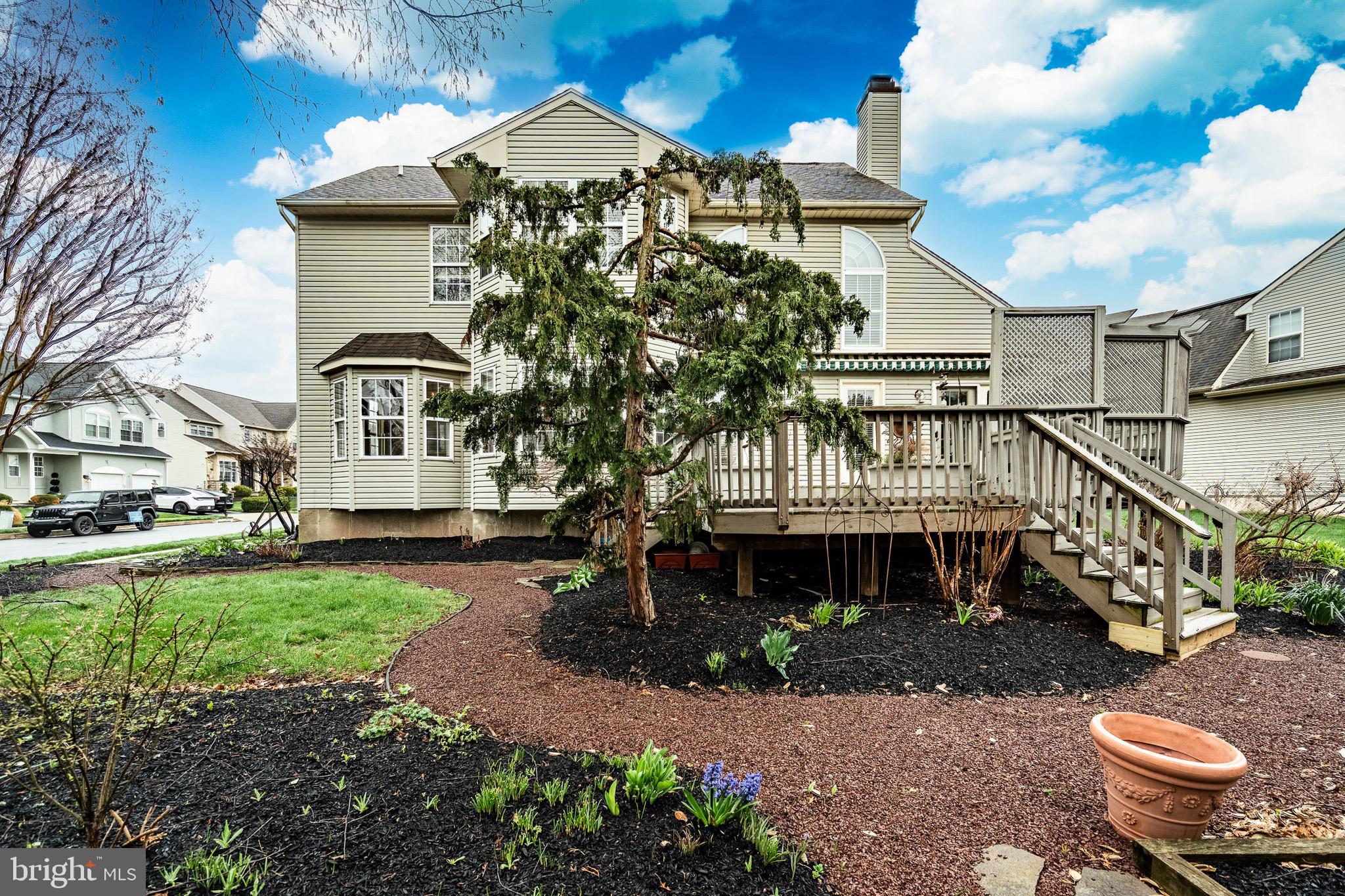 OLDE VILLAGE - Residential