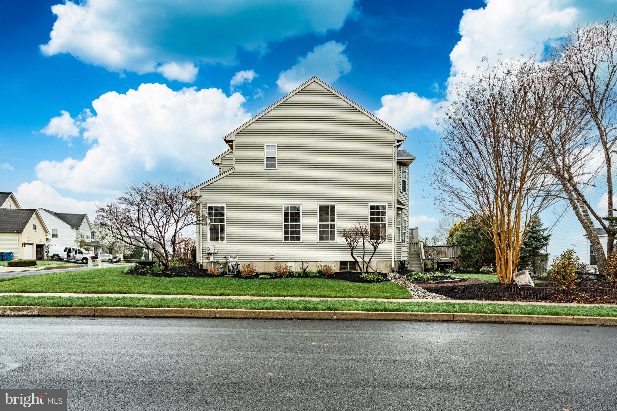 OLDE VILLAGE - Residential