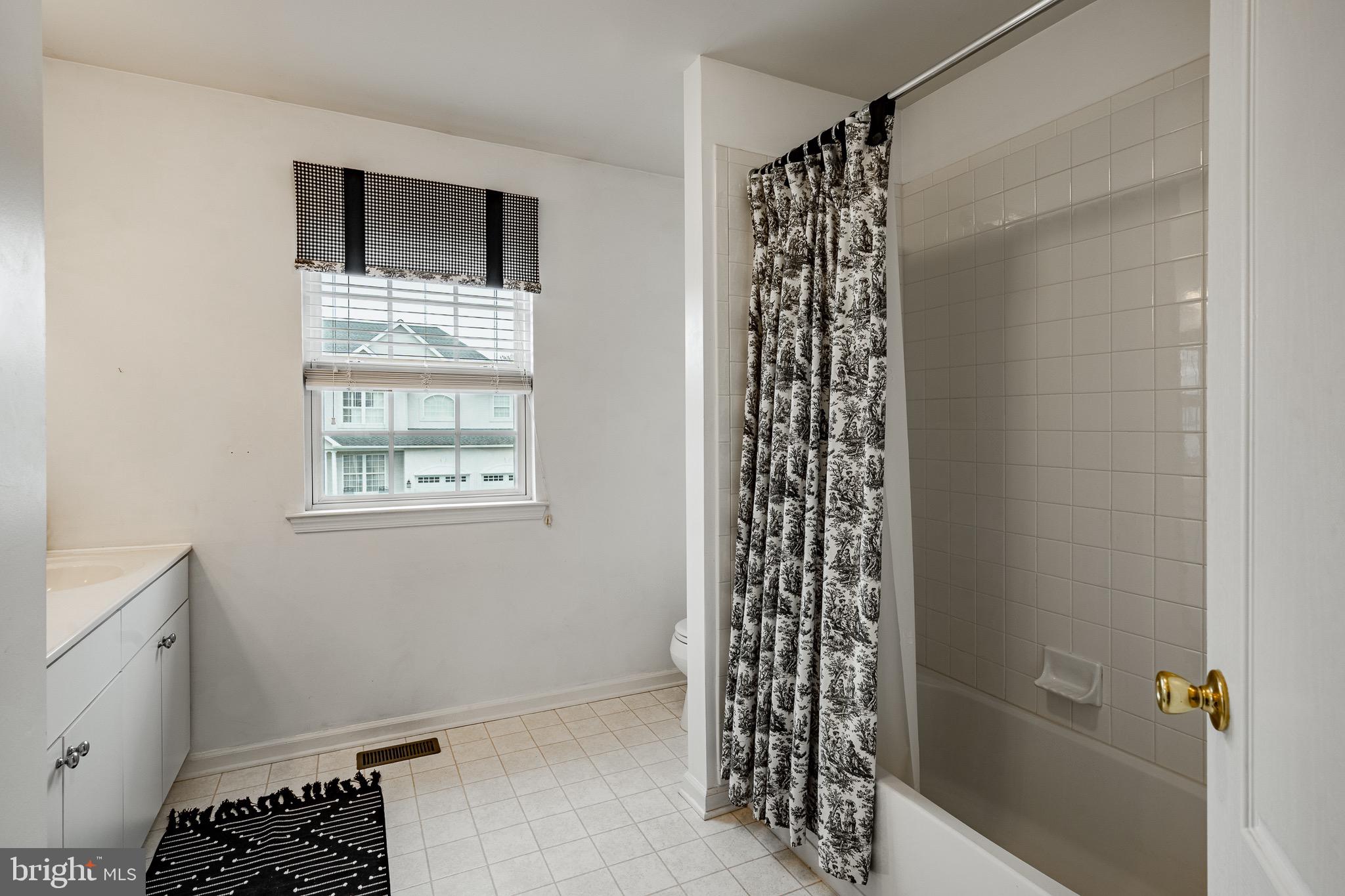 OLDE VILLAGE - Residential