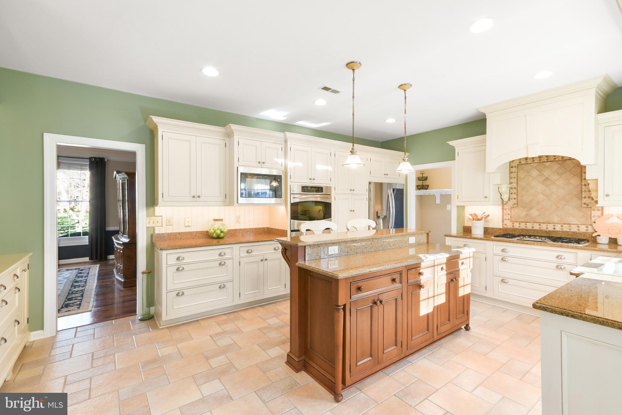 HOLLY HILLS - Residential