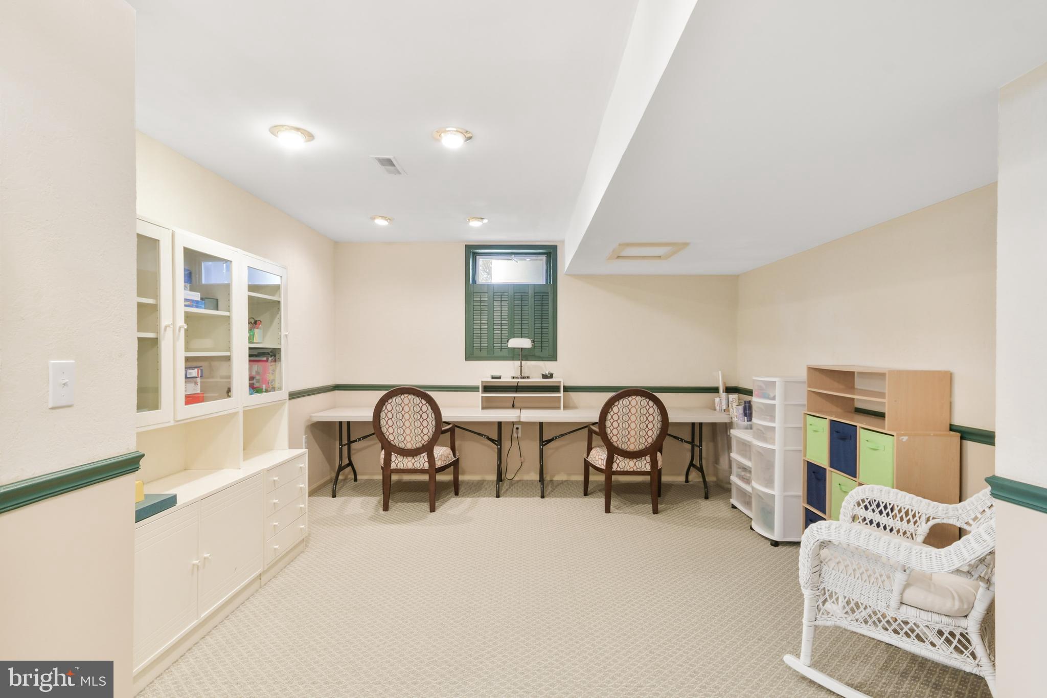 HOLLY HILLS - Residential