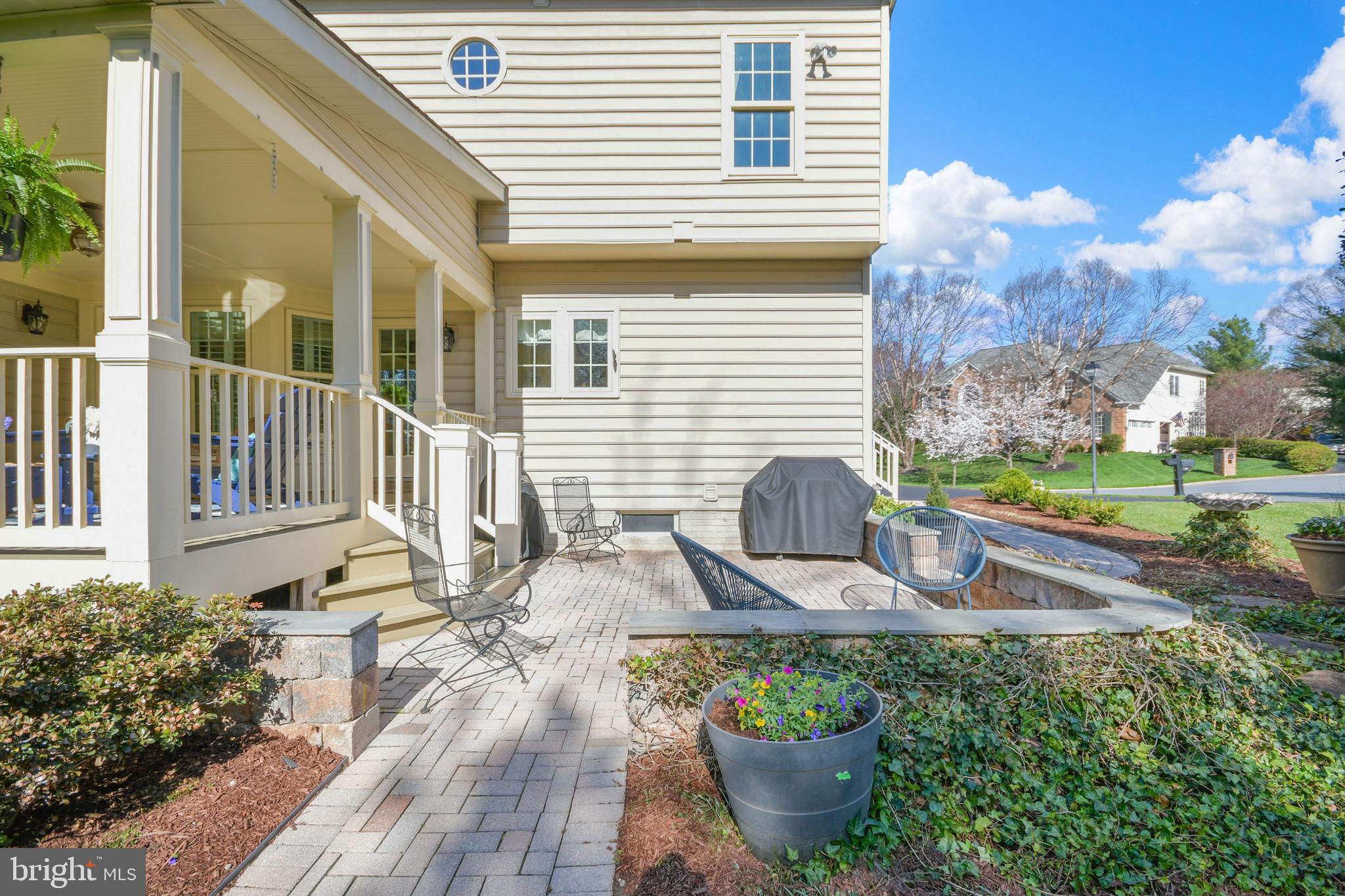 HOLLY HILLS - Residential