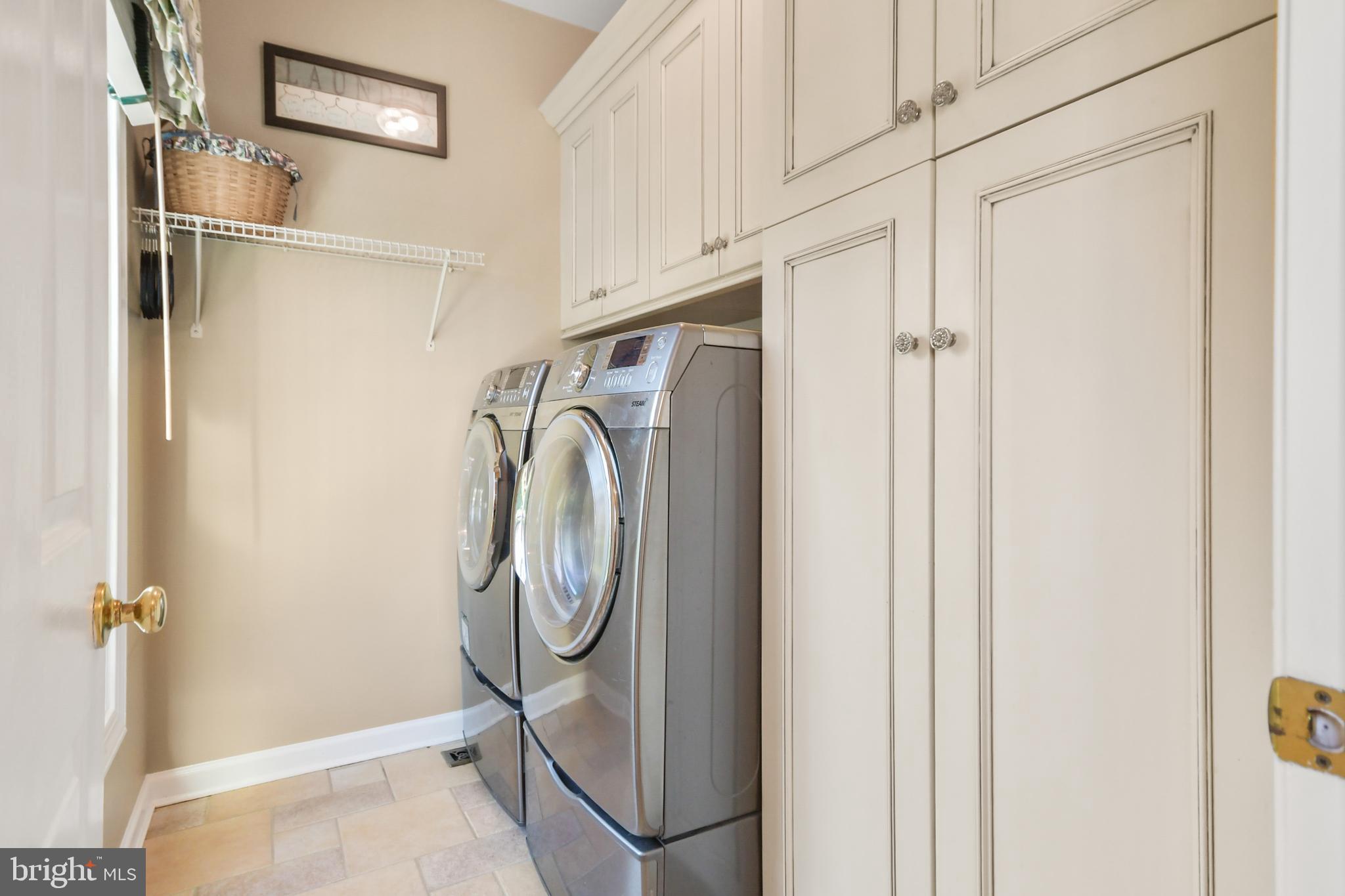 HOLLY HILLS - Residential