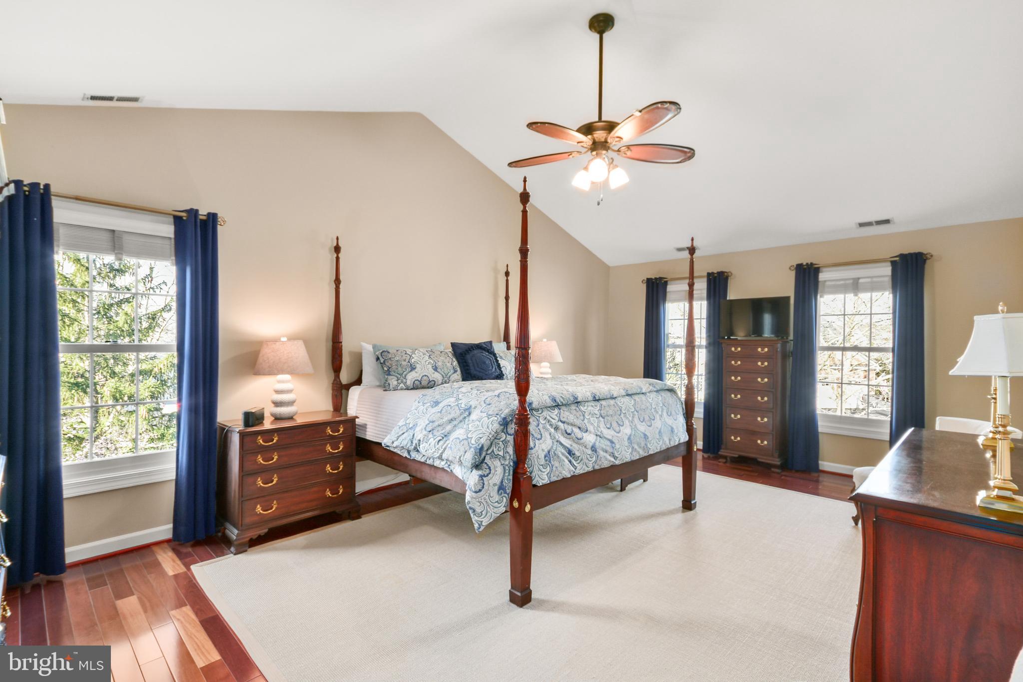 HOLLY HILLS - Residential