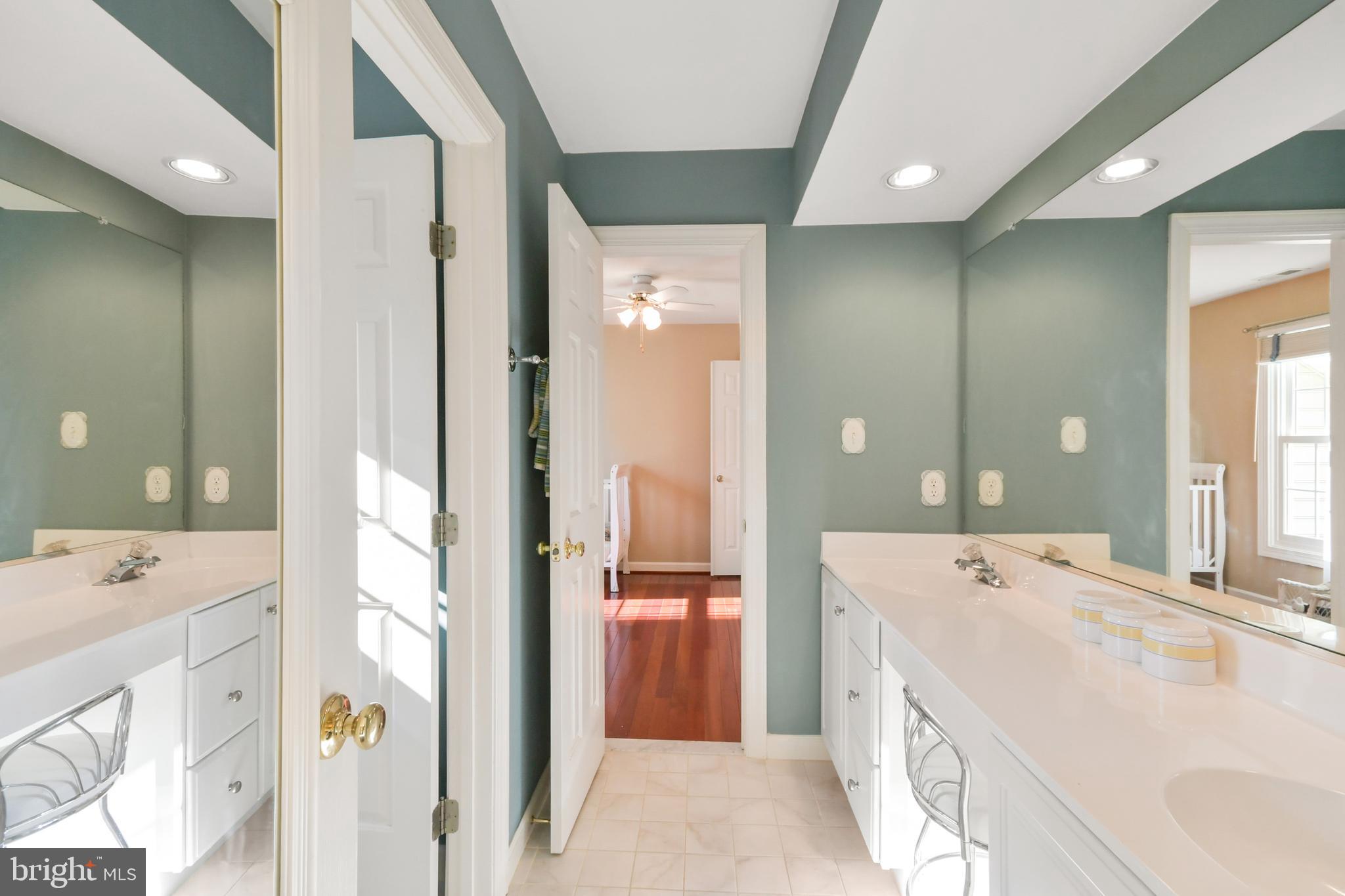 HOLLY HILLS - Residential