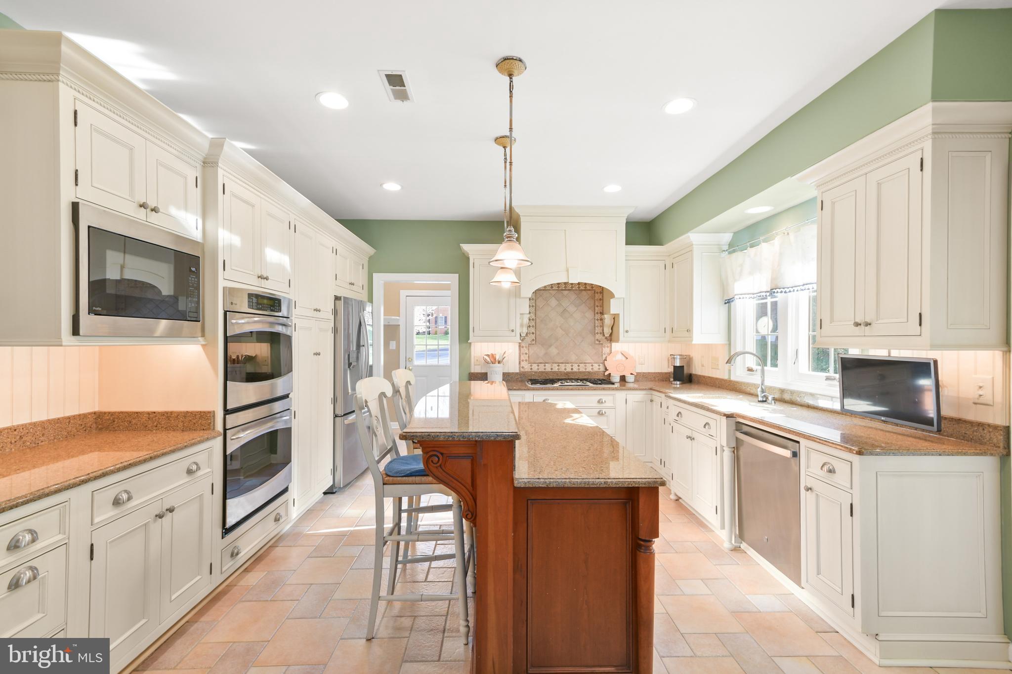 HOLLY HILLS - Residential