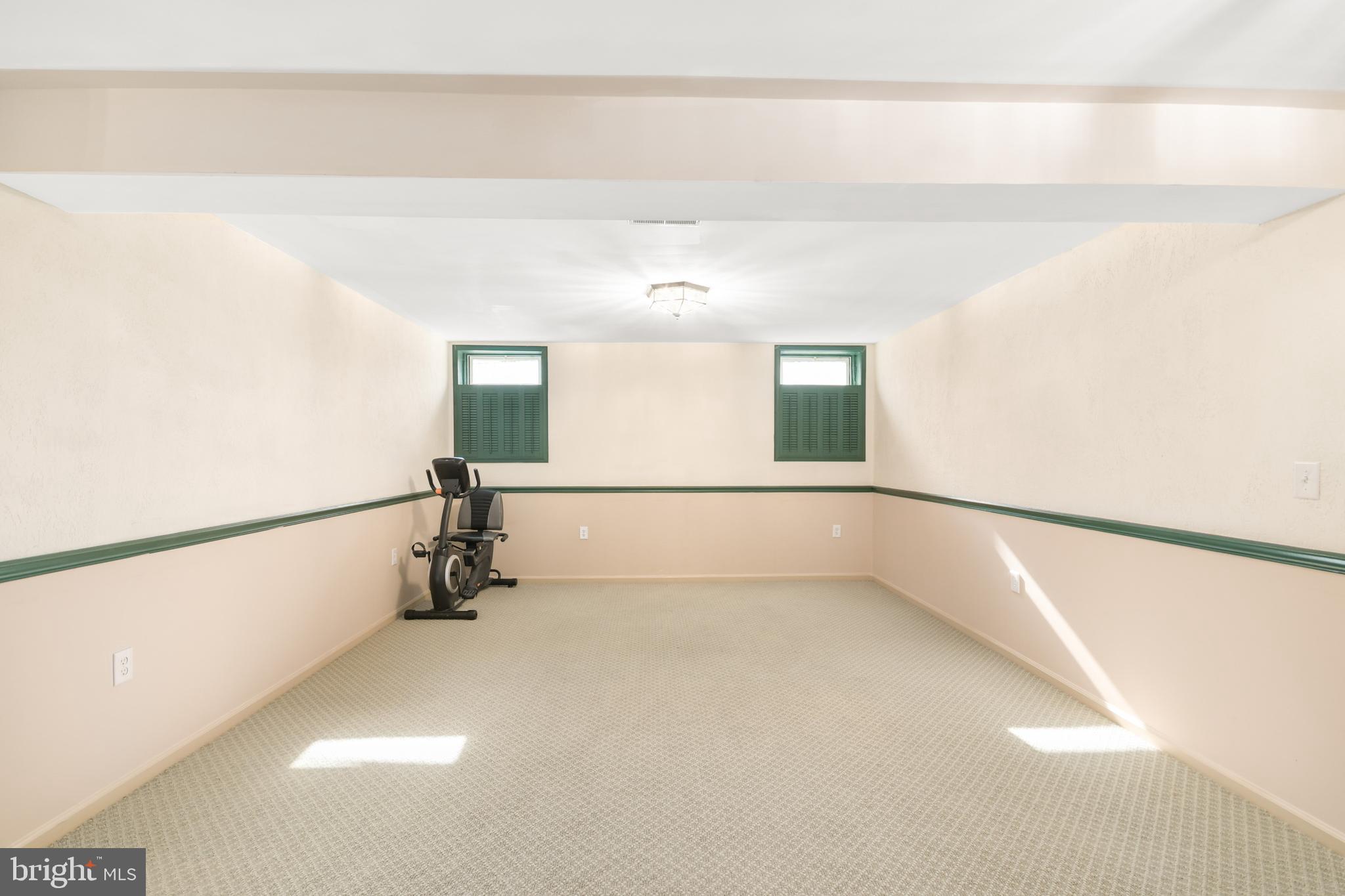 HOLLY HILLS - Residential