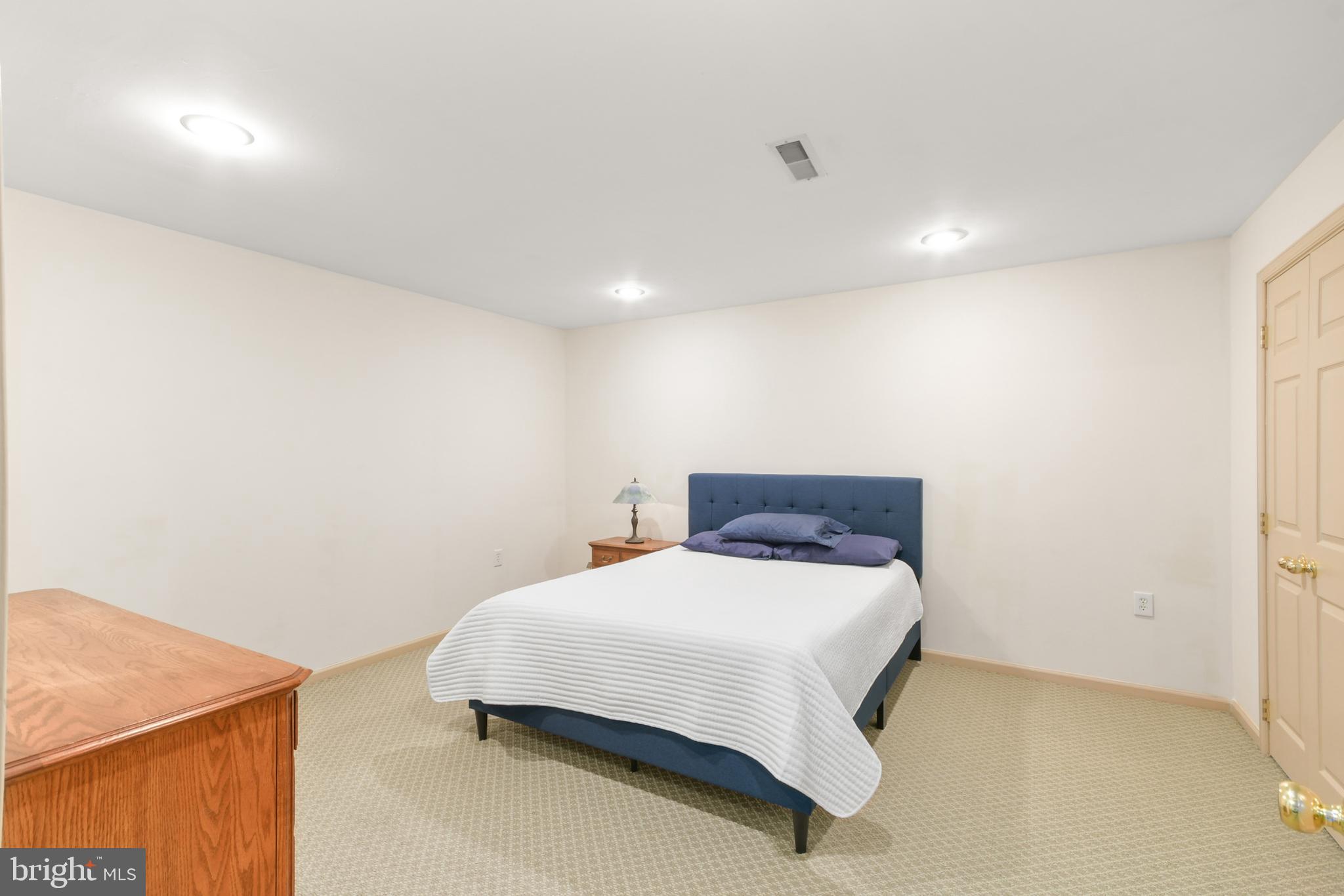 HOLLY HILLS - Residential