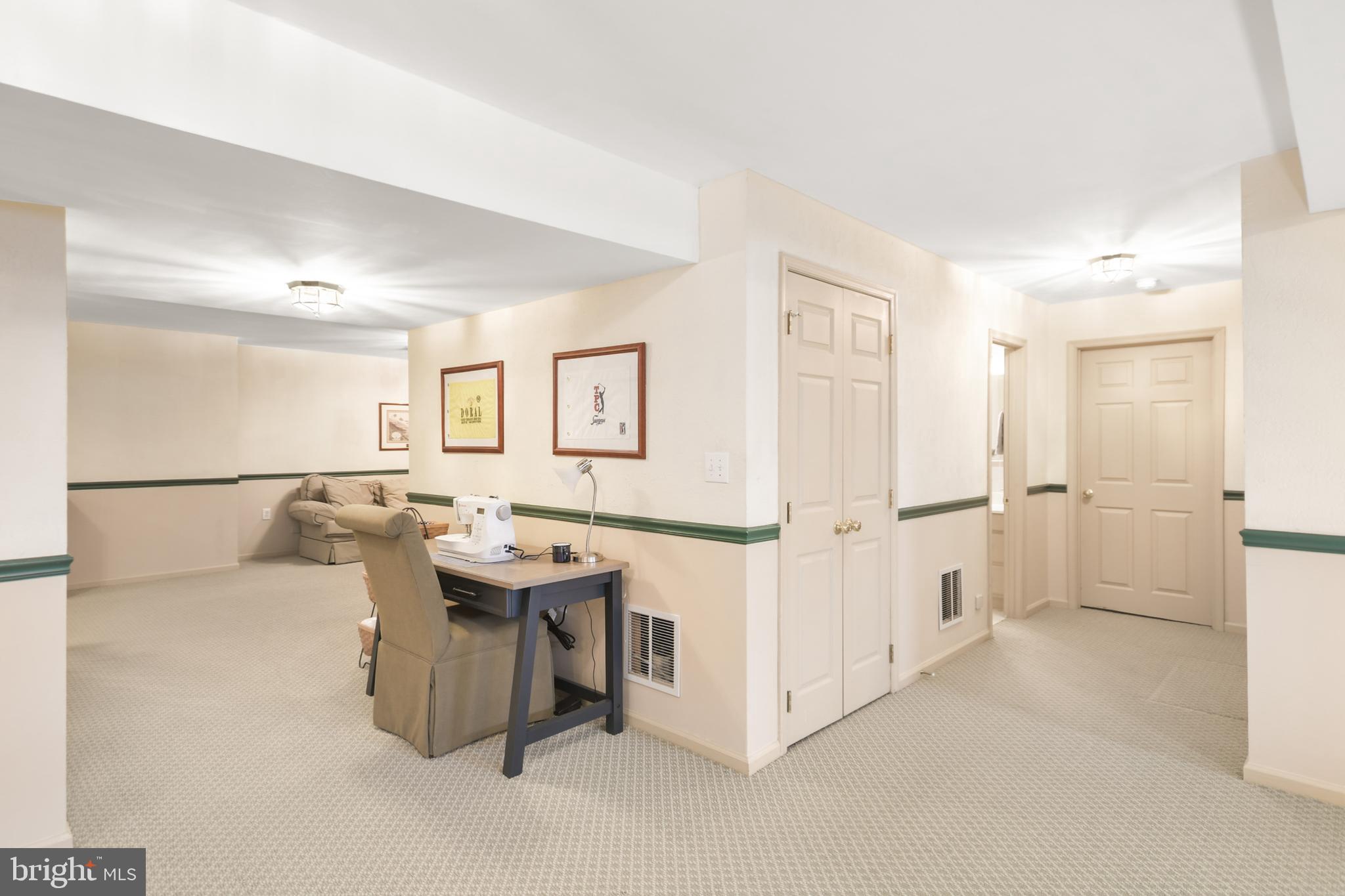 HOLLY HILLS - Residential