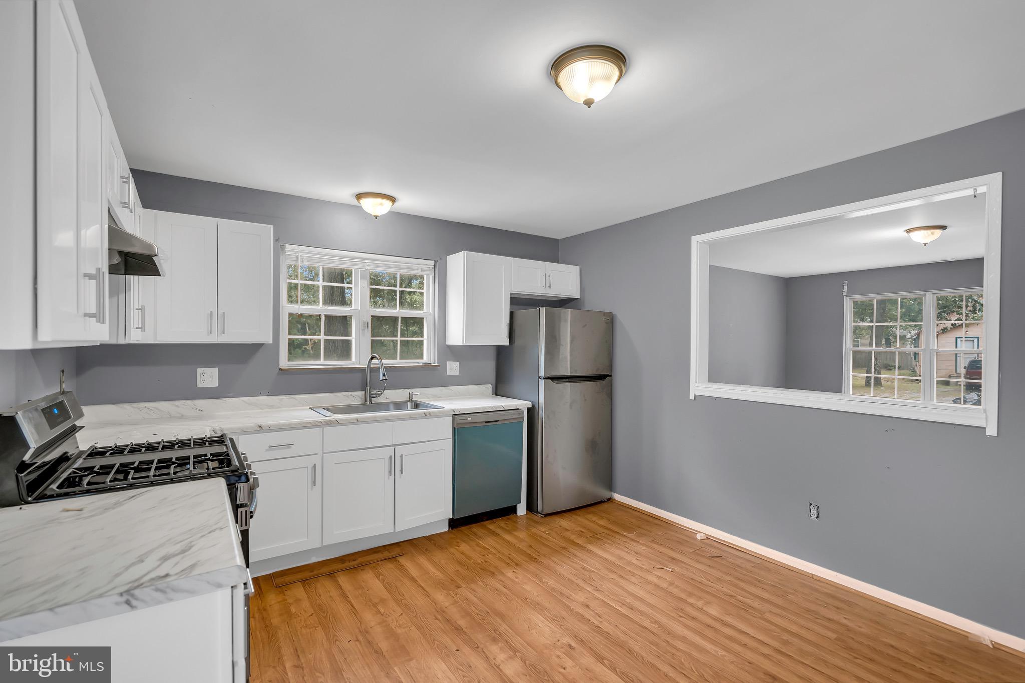 6 DAHLIA STREET